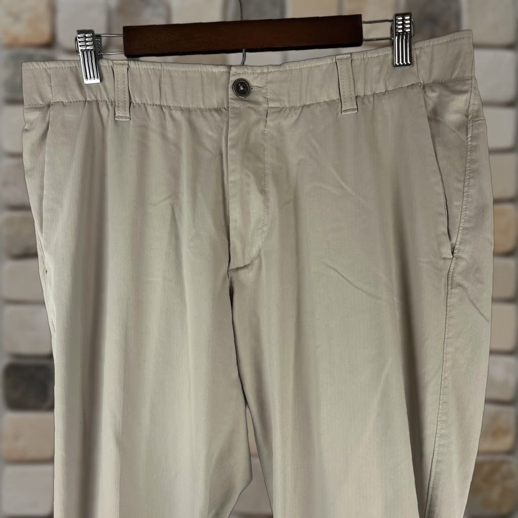 Under Armour Under Armour Pants Mens 36x34 Khakis Beige Golf Stretch Chino Straight Size US 36 / EU 52 - 1 Thumbnail