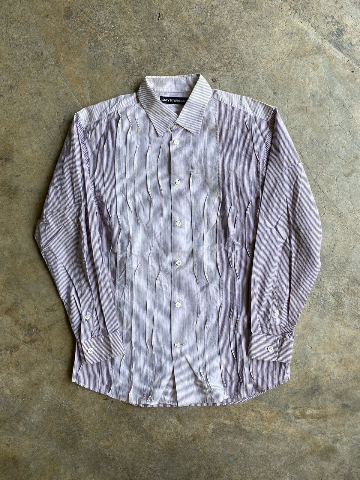 image of Vintage Issey Miyake Men T Shirt in Pink (Size Medium)