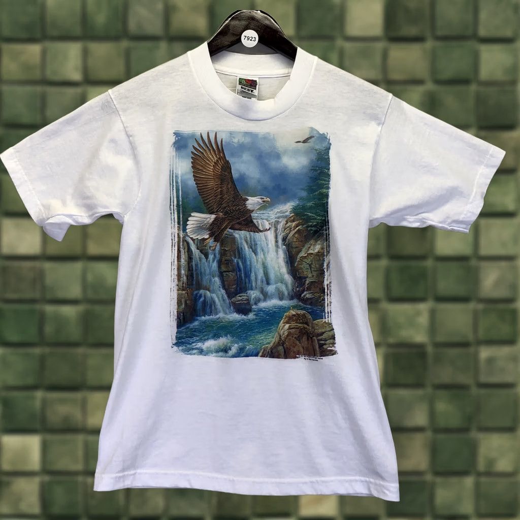Fruit Of The Loom Vintage 1997 Wild Wings Bald Eagle Graphic Print Shirt Mens Small White Cotton Blend Graphic Tee Sportswear/Beach Mens Boys Size Small Size US S / EU 44-46 / 1 - 1 Thumbnail