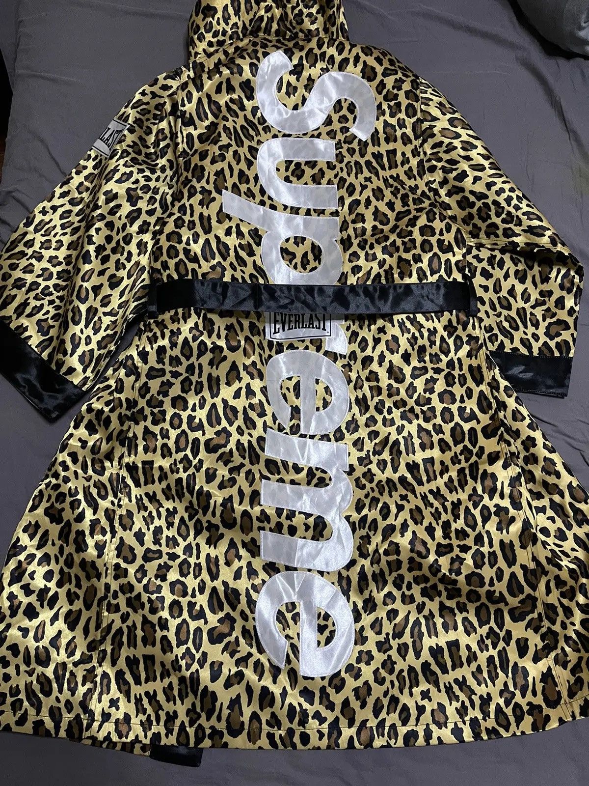 Everlast × Supreme Supreme Everlast Leopard Boxing Robe MEDIUM Size US M / EU 48-50 / 2 - 1 Thumbnail