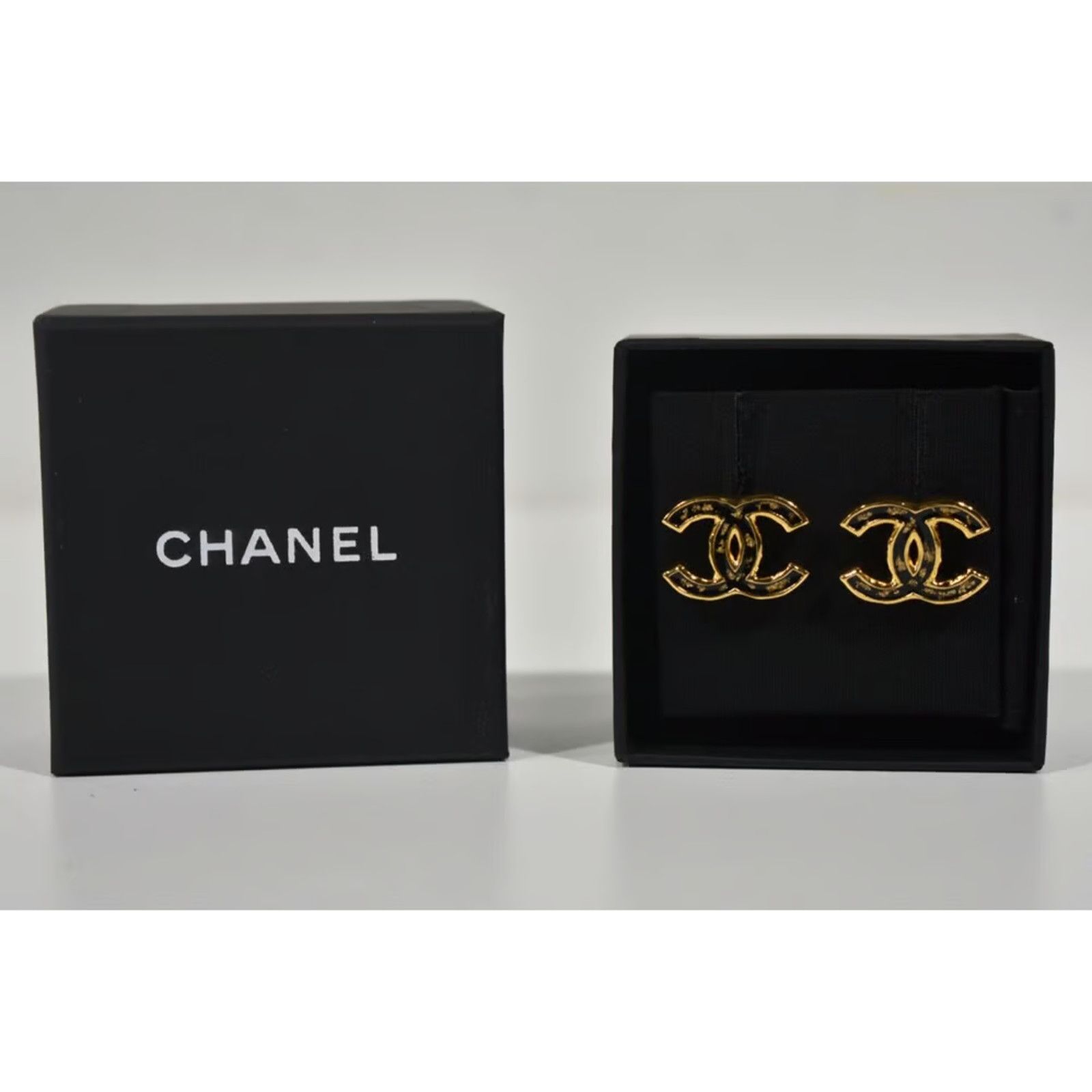 Chanel Chanel Gold Black Interlocking Drop Statement Stud Earrings Size ONE SIZE - 8 Thumbnail