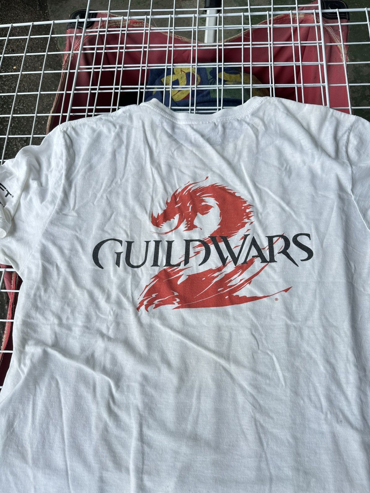 Designer × The Game × Vintage Guild Wars 2 Promo tee Size US L / EU 52-54 / 3 - 3 Thumbnail