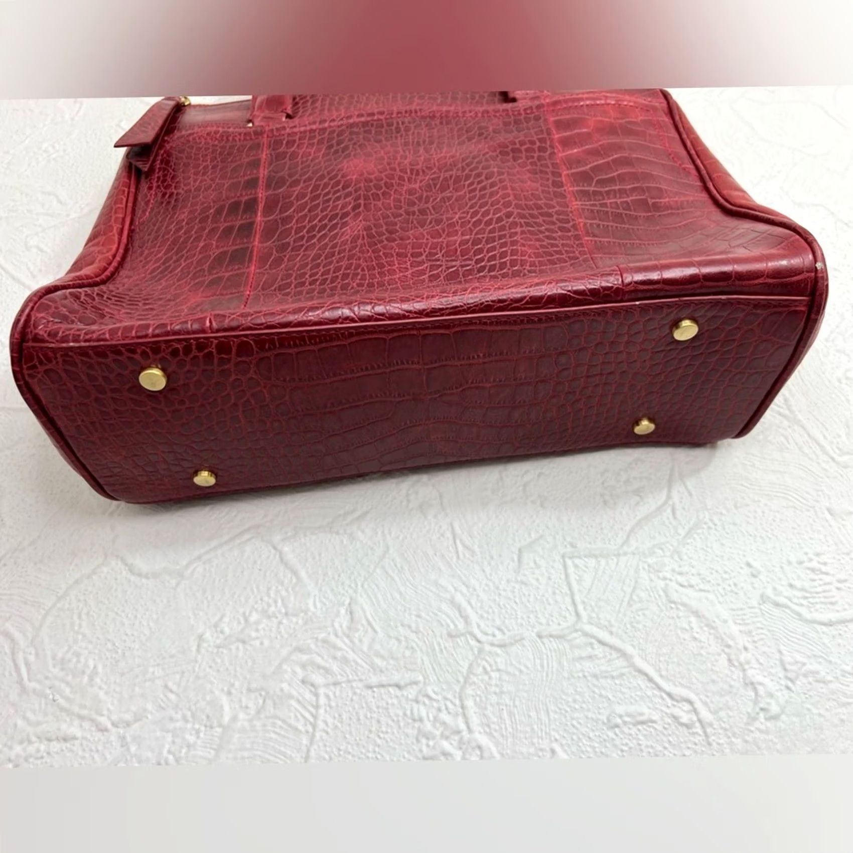 Vintage Elie Tahari Crocodile Embossed Red Leather Tote EUC Tote Women Leather Red Tahari EUC Size ONE SIZE - 6 Thumbnail