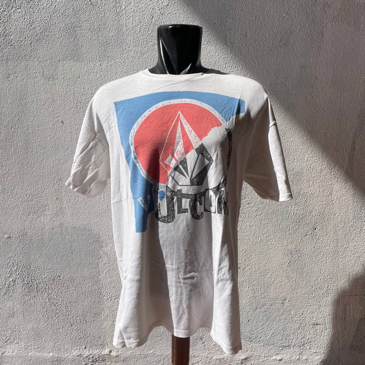 Volcom ⭐️SALE⭐️ [L] VOLCOM STONE SURF VINTAGE TSHIRT GRAPHIC Size US L / EU 52-54 / 3 - 1 Thumbnail