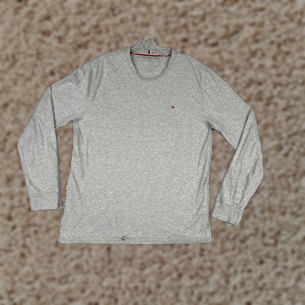 Tommy Hilfiger Tommy Hilfiger Jeans Shirt Adult Large Gray Long Sleeve Crew Neck 100% Cotton Logo Mens Size US L / EU 52-54 / 3 - 1 Thumbnail
