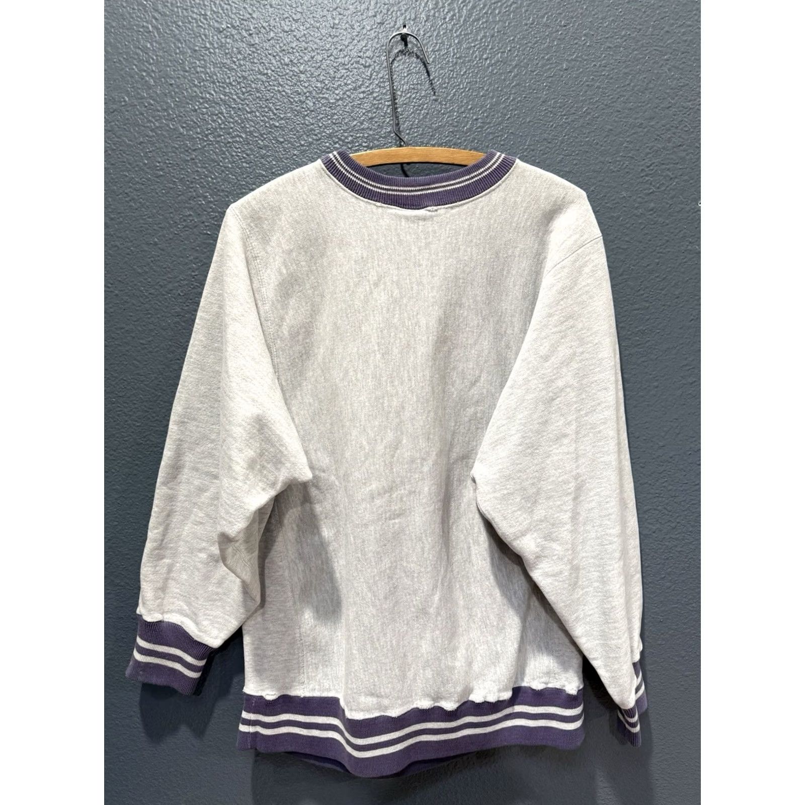 Champion VINTAGE Champion Reverse Weave Sweatshirt Large Gray Embroidered 90s Mens Size US L / EU 52-54 / 3 - 4 Thumbnail
