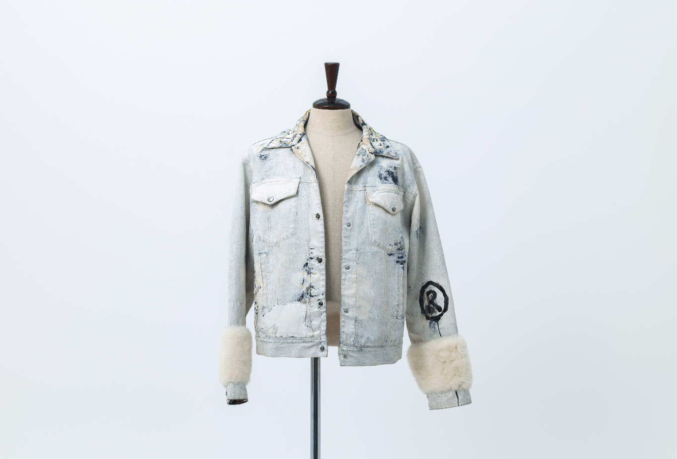 Gucci Gucci FW2016 GucciGhost Hand-Painted Mink Denim Jacket Size US S / EU 44-46 / 1 - 1 Thumbnail