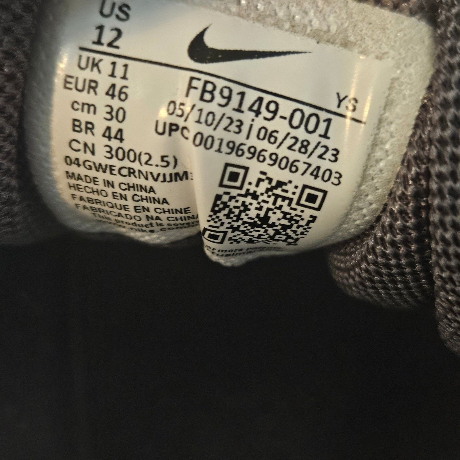 Nike Nike Zoom Vomero 5 Mens Running Shoes Black Gray Sz 12 Size US 12 / EU 45 - 8 Thumbnail