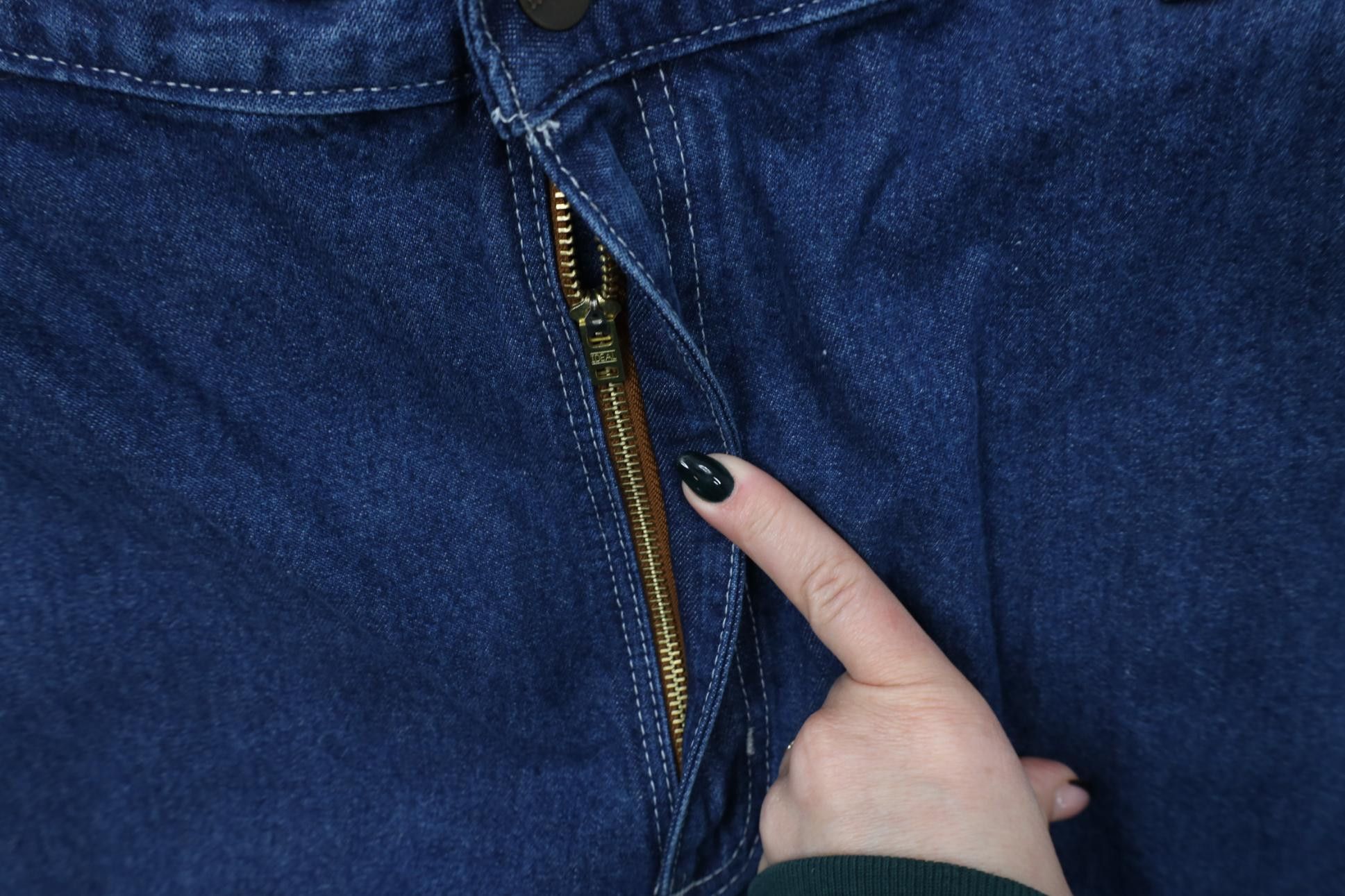Carhartt Vintage Y2K Carhartt Loose Fit Wide Leg Dungaree Denim Jeans Size US 42 / EU 58 - 6 Thumbnail
