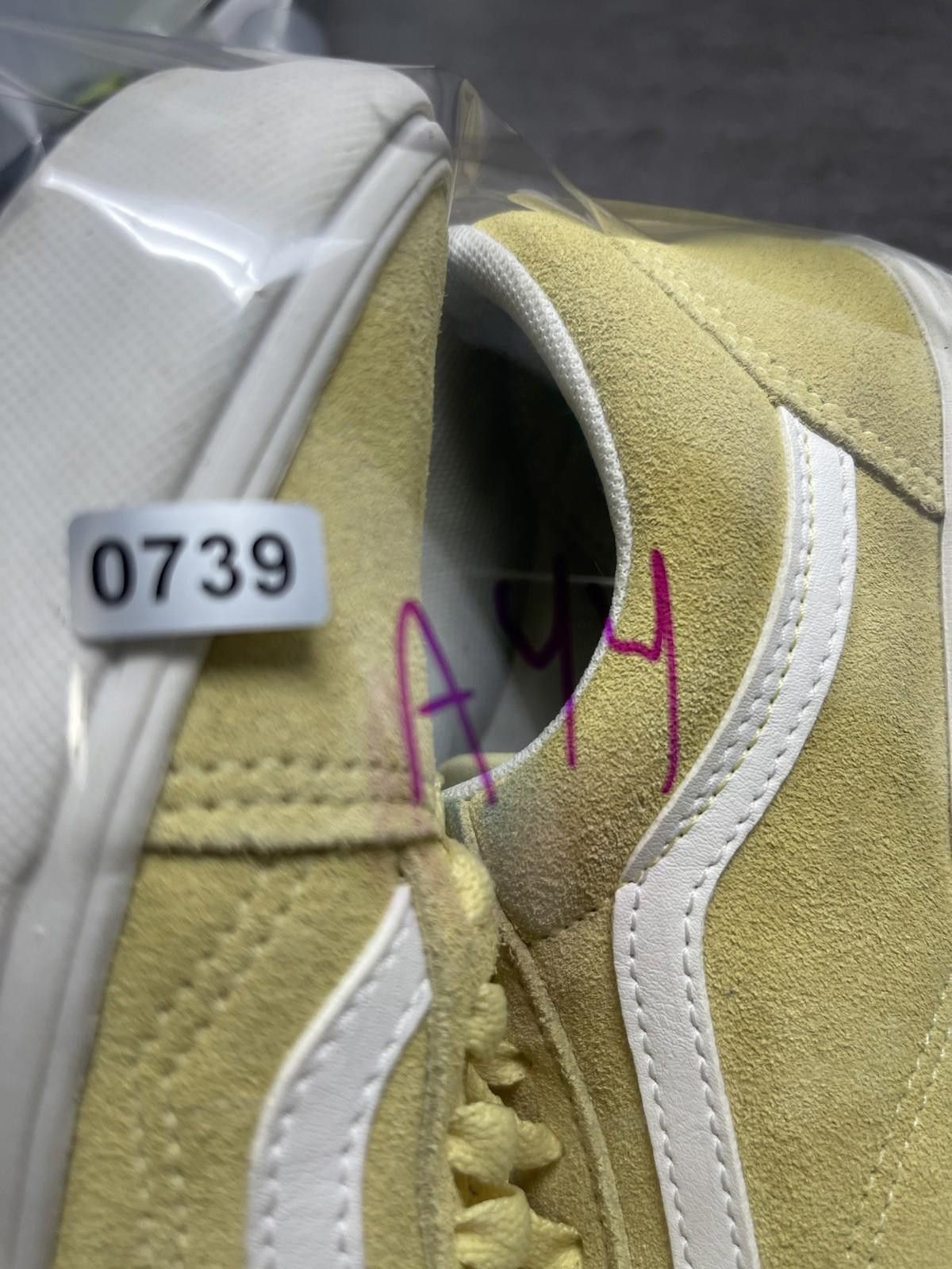 Vans Vans Old Skool Shoes Mens Size 8 Yellow Low Top Sneakers Size US 8 / EU 41 - 11 Thumbnail