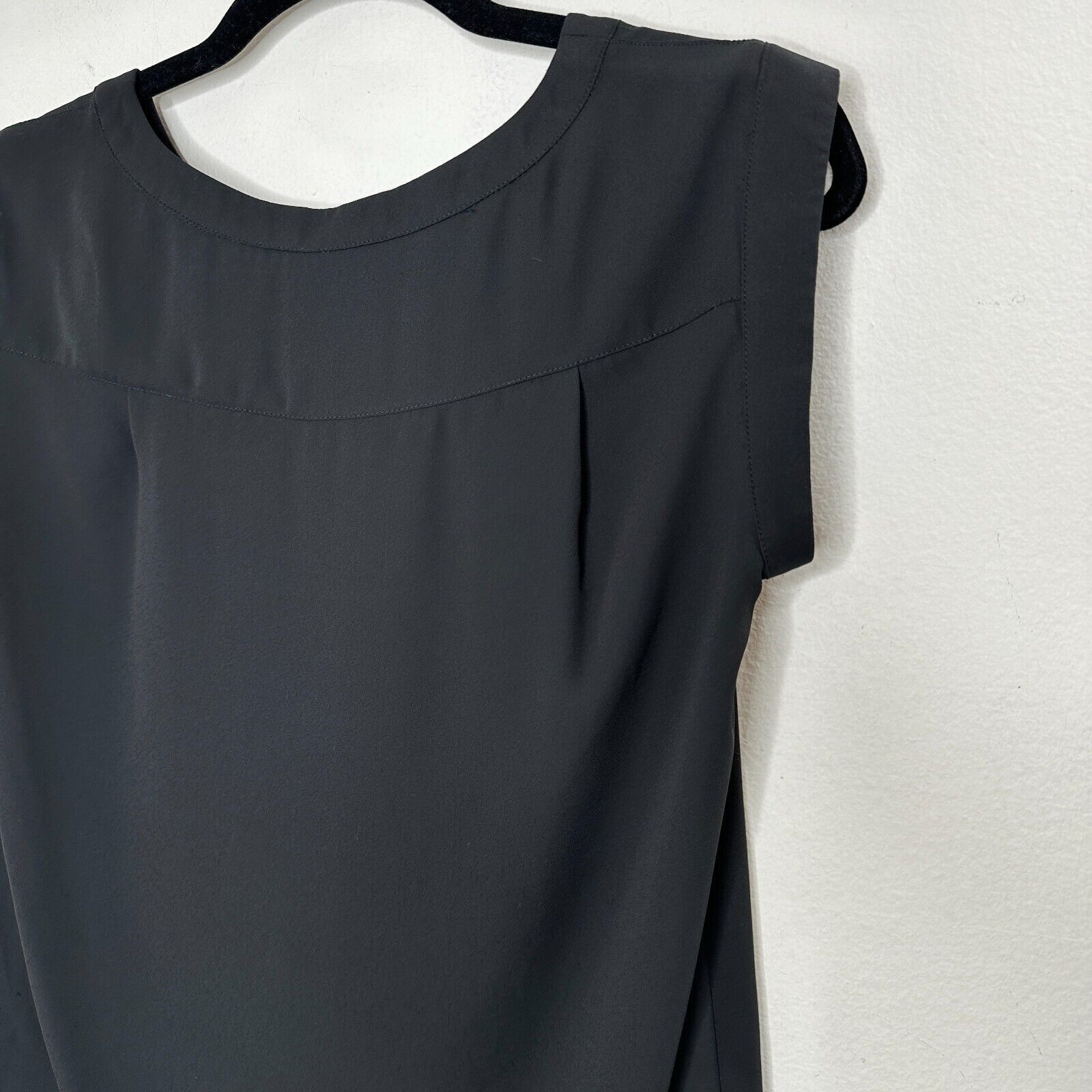 J.Crew J. Crew Black Sleeveless Banded Neck and Sleeve Slit Blouse Size XS / US 0-2 / IT 36-38 - 7 Thumbnail