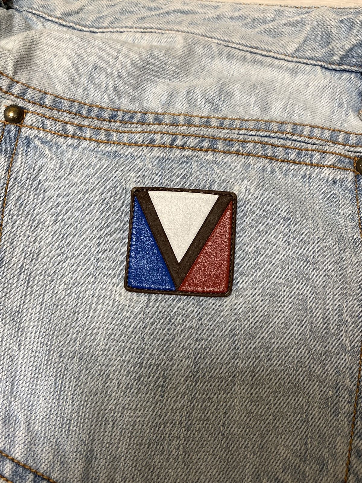 Louis Vuitton LOUIS VUITTON Pants Denim LV Embroidered leather Logo Size US 32 / EU 48 - 13 Thumbnail