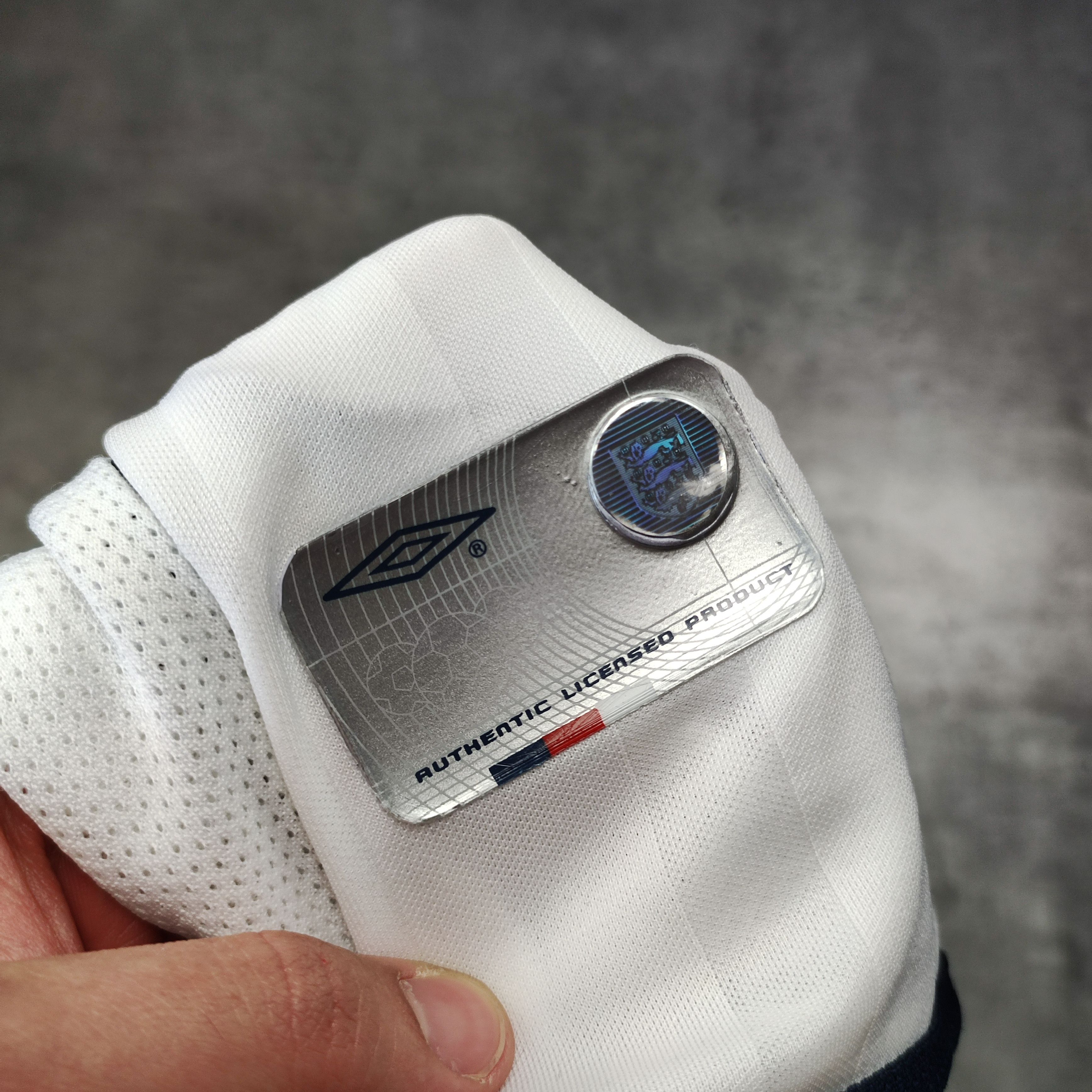Vintage RARE Vintage OG 2001 Umbro x England National Team Jersey Size US XL / EU 56 / 4 - 5 Thumbnail