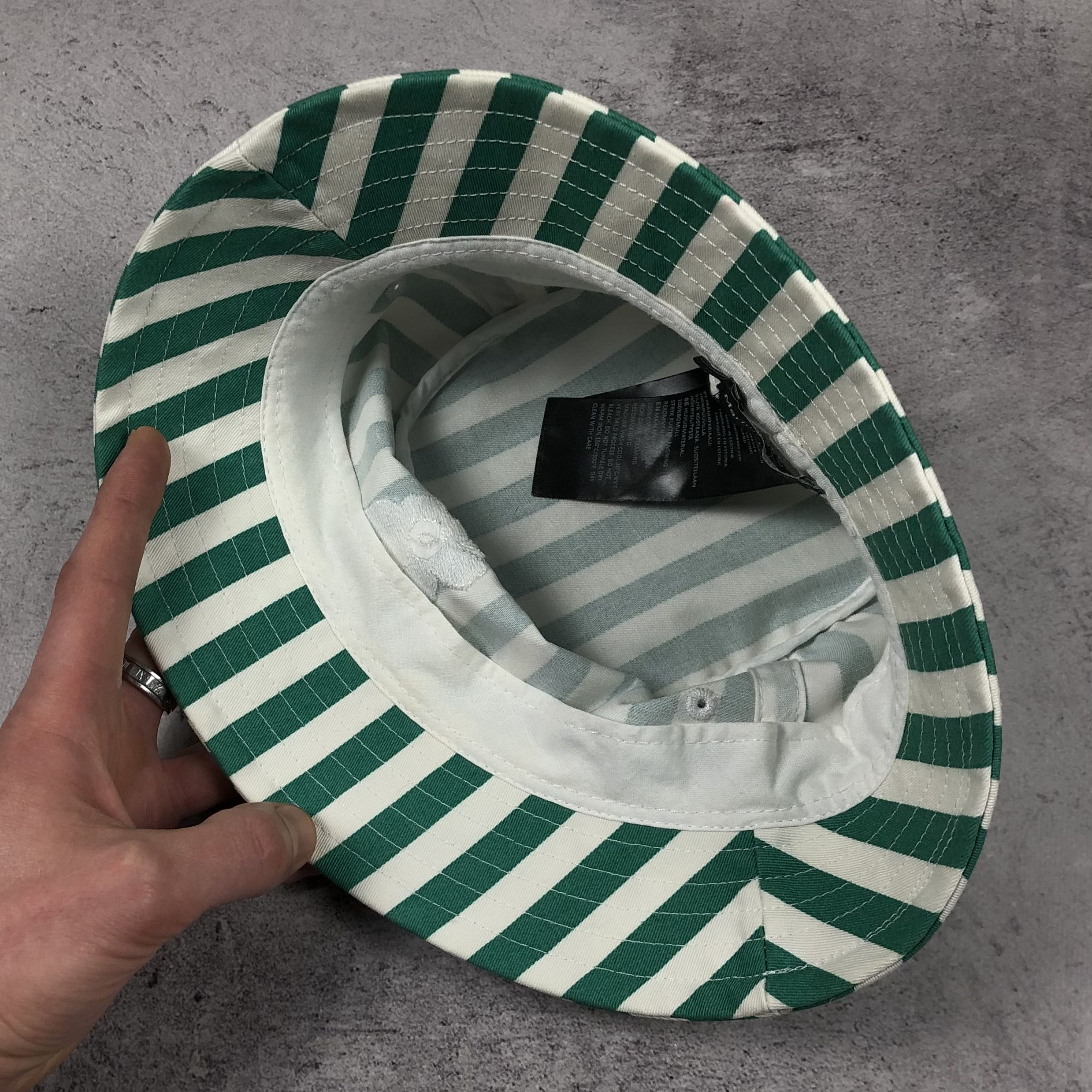 Marimekko Marimekko Kioski Tasaraita Bucket Hat Unikko Striped Floral Size ONE SIZE - 9 Thumbnail
