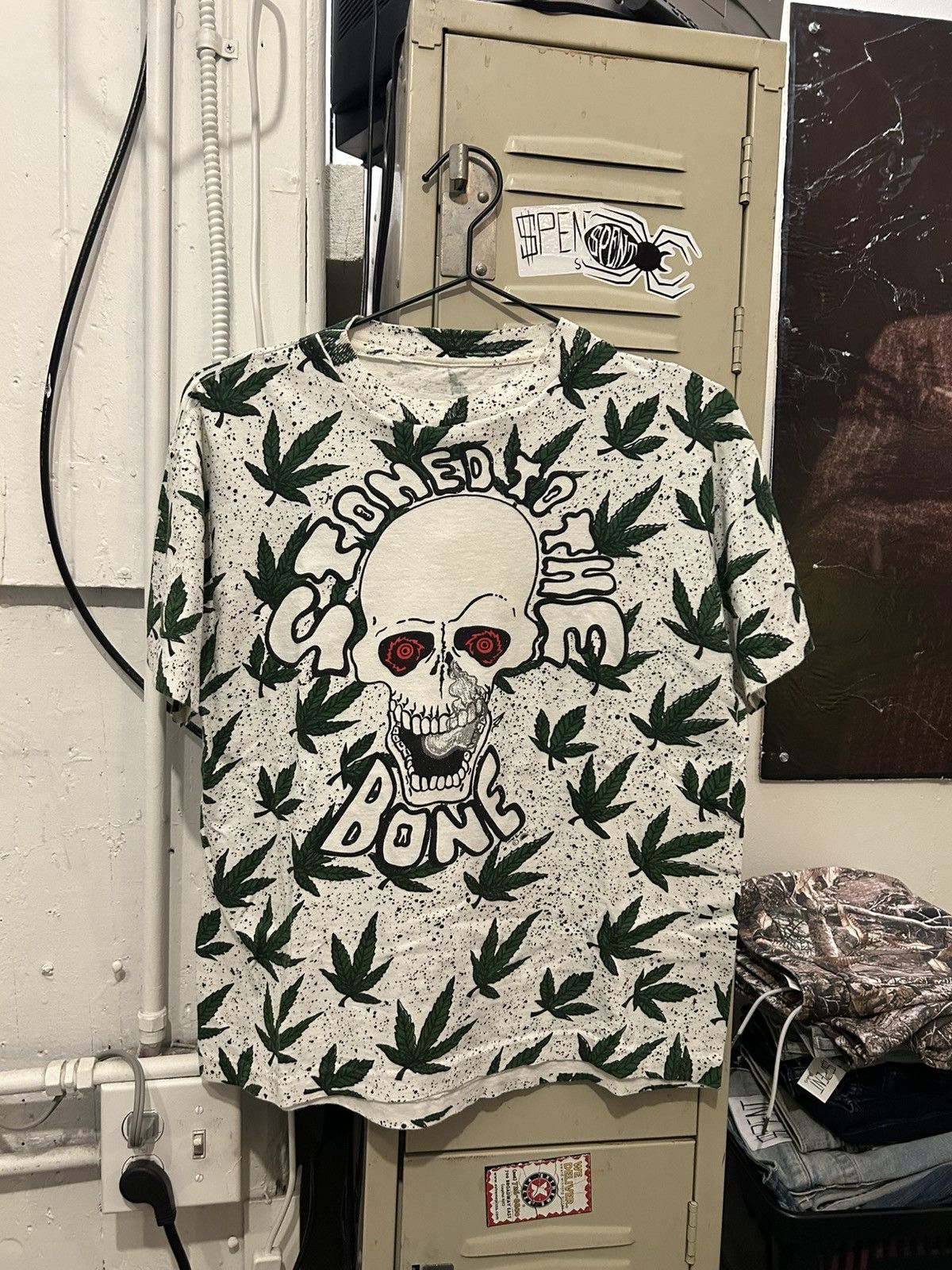 Other Vintage Stoned to the bone all over print t shirt Size US M / EU 48-50 / 2 - 1 Thumbnail