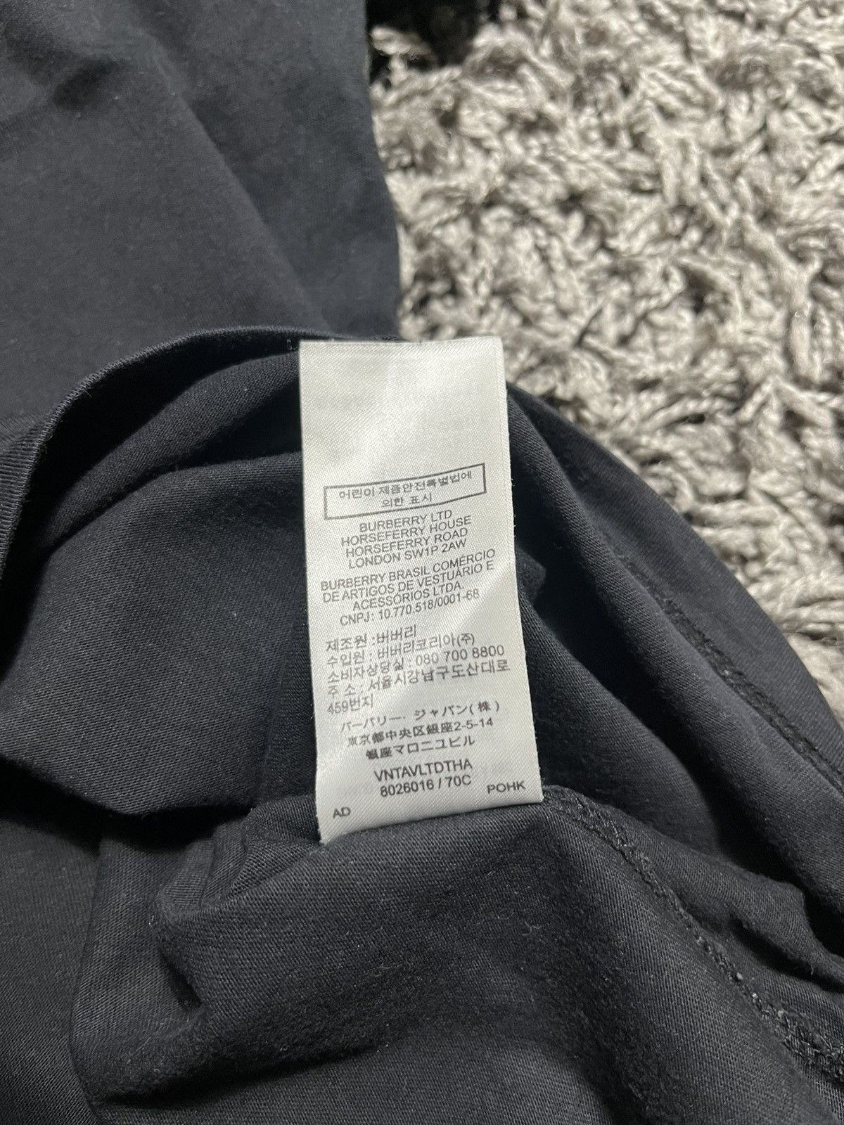 Burberry BURBERRY LETCHFORD LONDON ENGLAND PAINT STAINS COTTON TEE Size US XL / EU 56 / 4 - 9 Thumbnail