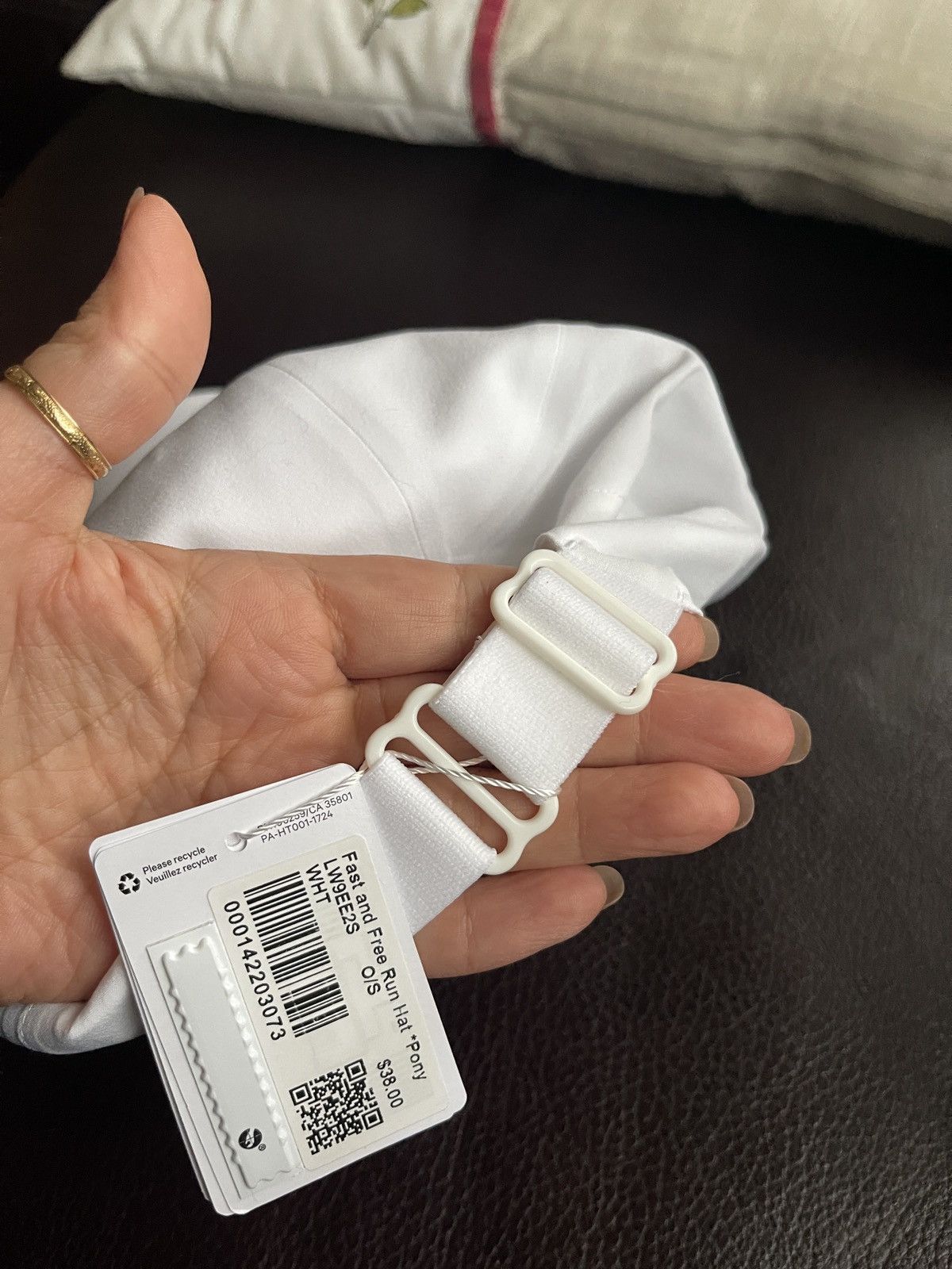 Lululemon Lululemon fast and free pony tail running hat NWT in white Size ONE SIZE - 8 Thumbnail