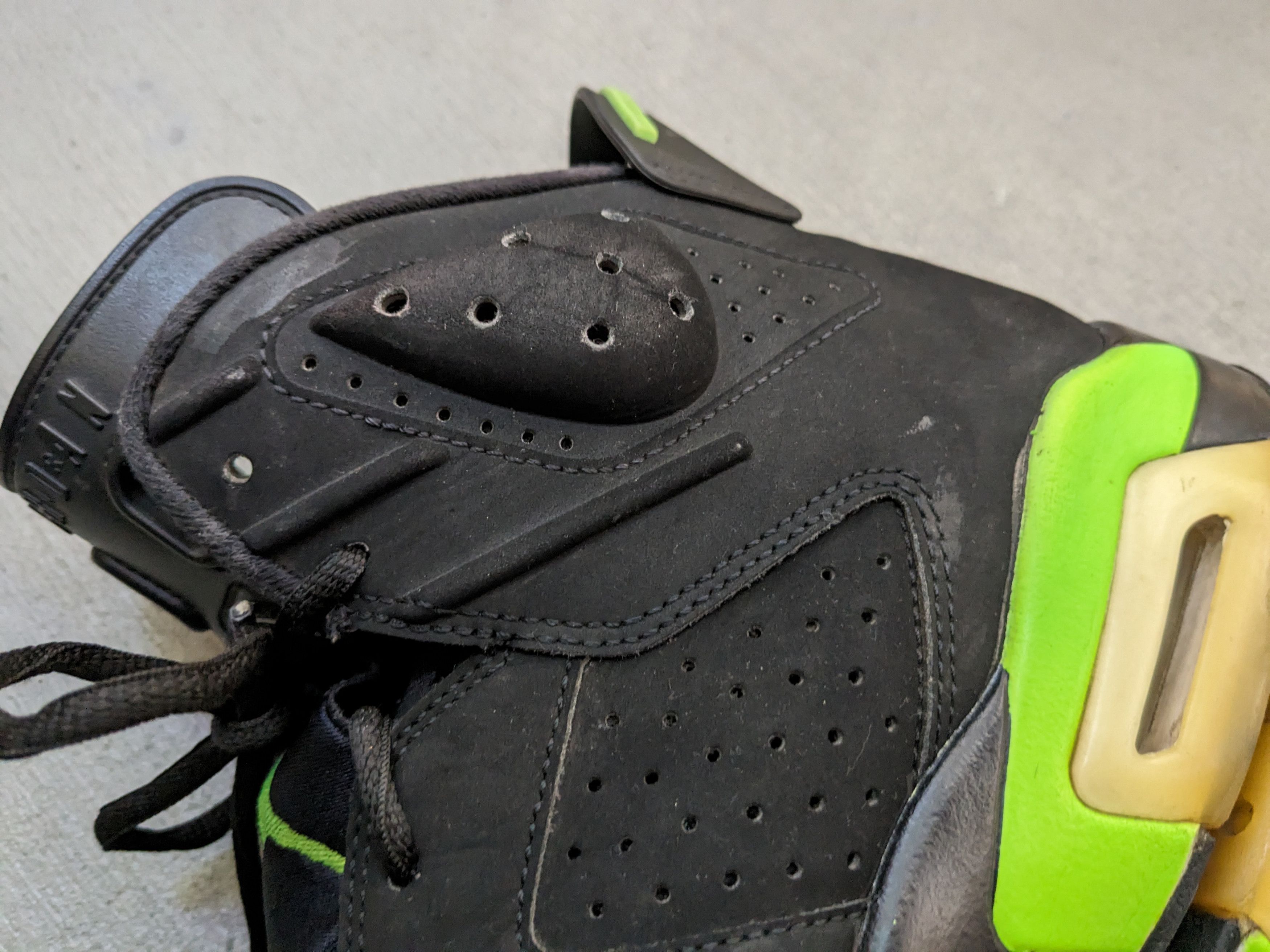 Jordan Brand Nike Air Jordan 6 Retro Electric Green Size 10 CT8529–003 Size US 10 / EU 43 - 13 Thumbnail