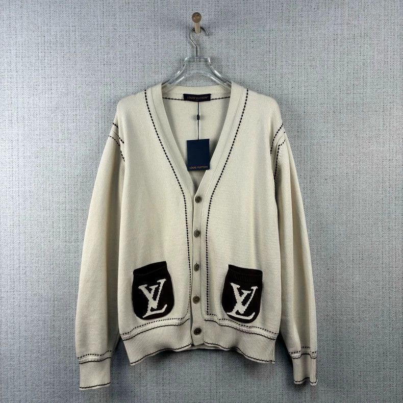 Louis Vuitton Louis Vuitton SS24 Logo monogrammed single-breasted V-neck Size US XL / EU 56 / 4 - 1 Thumbnail