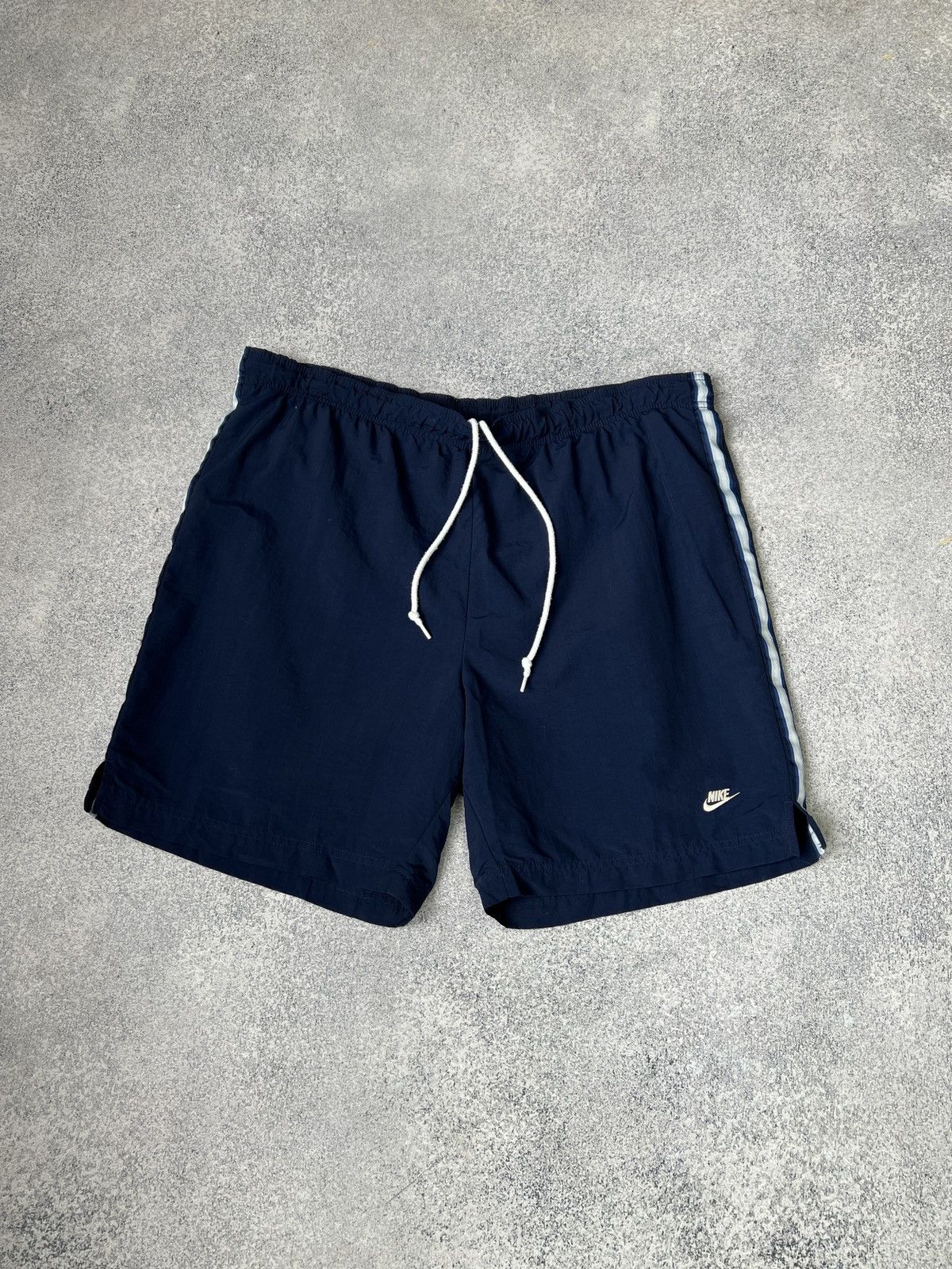 Nike × Vintage Vintage Nike 90s Style Shorts Size US 34 / EU 50 - 1 Thumbnail
