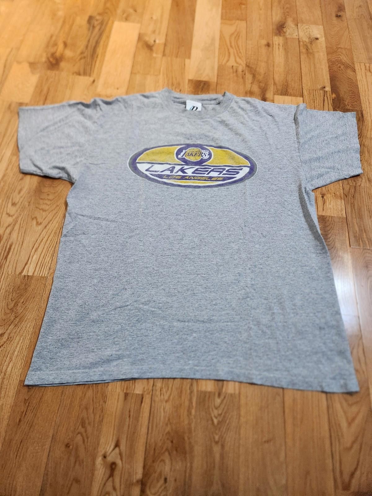 Designer Vintage LA Lakers Gray Shirt Mens L NBA Y2K Size US XL / EU 56 / 4 - 1 Thumbnail
