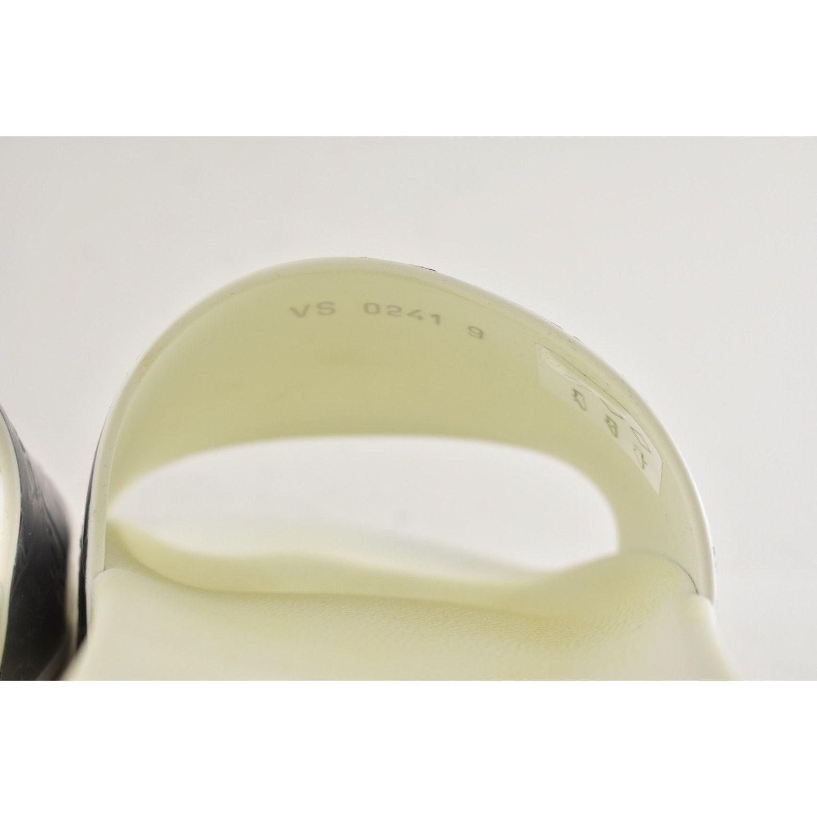 Louis Vuitton Louis Vuitton Silver Monogram Slide Sandal UK 9 US 10 11 Size US 10 / EU 43 - 15 Thumbnail