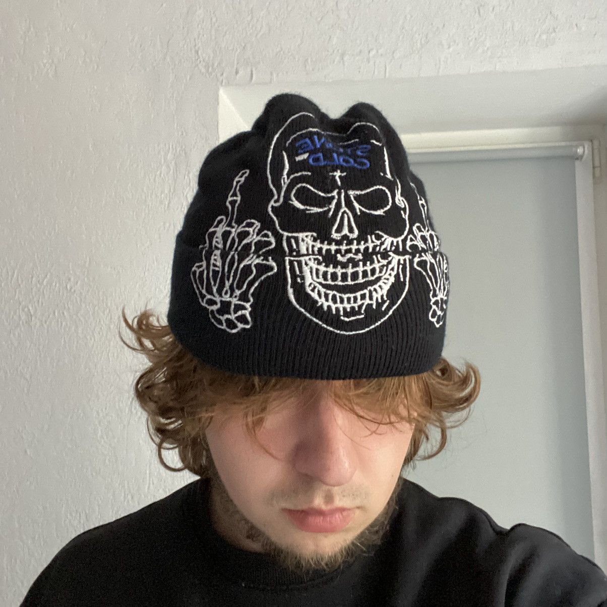 WWE VINTAGE WWE STEVE AUSTIN STONE COLD SKULL 1999 BEANIE HAT Size ONE SIZE - 2 Thumbnail