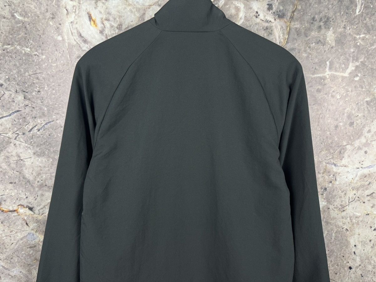 Nike Men’s Nike Light Wind Jacket Black Streetwear Size Small Size US S / EU 44-46 / 1 - 11 Thumbnail