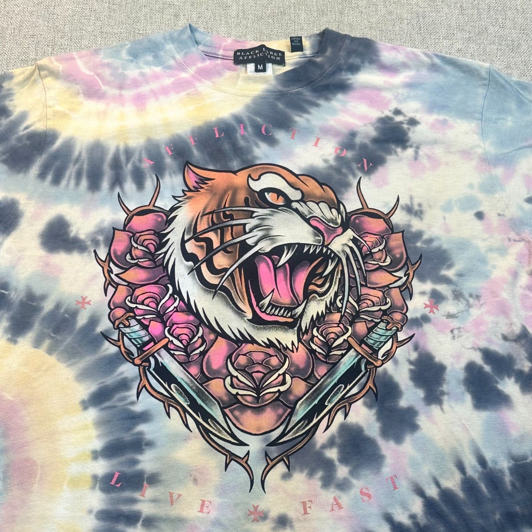 Affliction Affliction Black Label Y2K AOP Mens Medium Tie Dye Tiger Double Sided Reflection Shirt Size US M / EU 48-50 / 2 - 3 Thumbnail