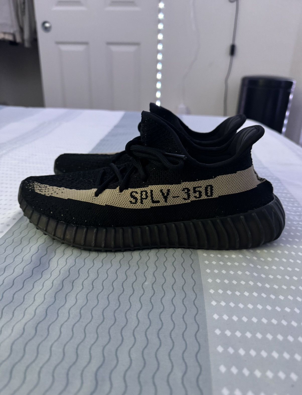 Yeezy YEEZY BOOST 350 CORE GREEN V2 Size US 9 / EU 42 - 5 Thumbnail