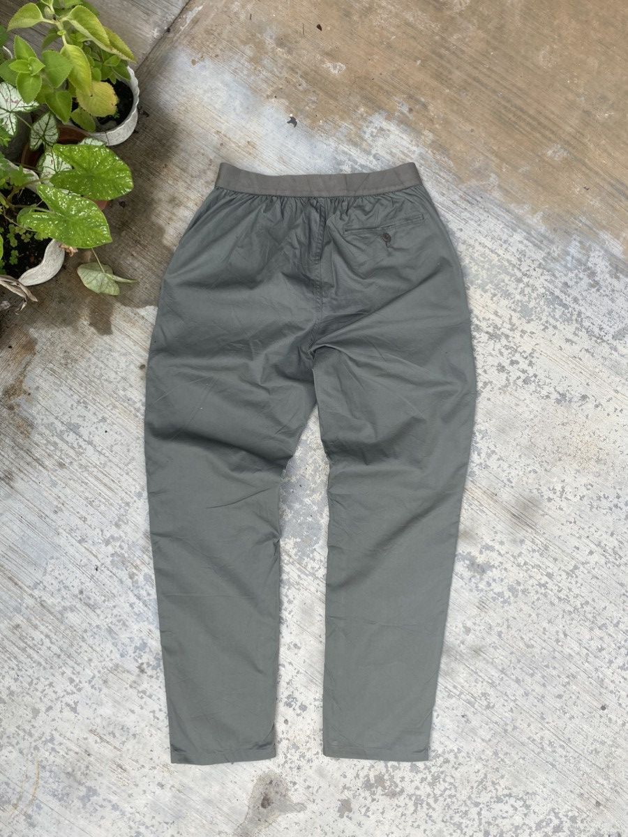 Lemaire × Uniqlo Uniqlo X Lemaire olive green elastic pants Size US 26 / EU 42 - 2 Thumbnail