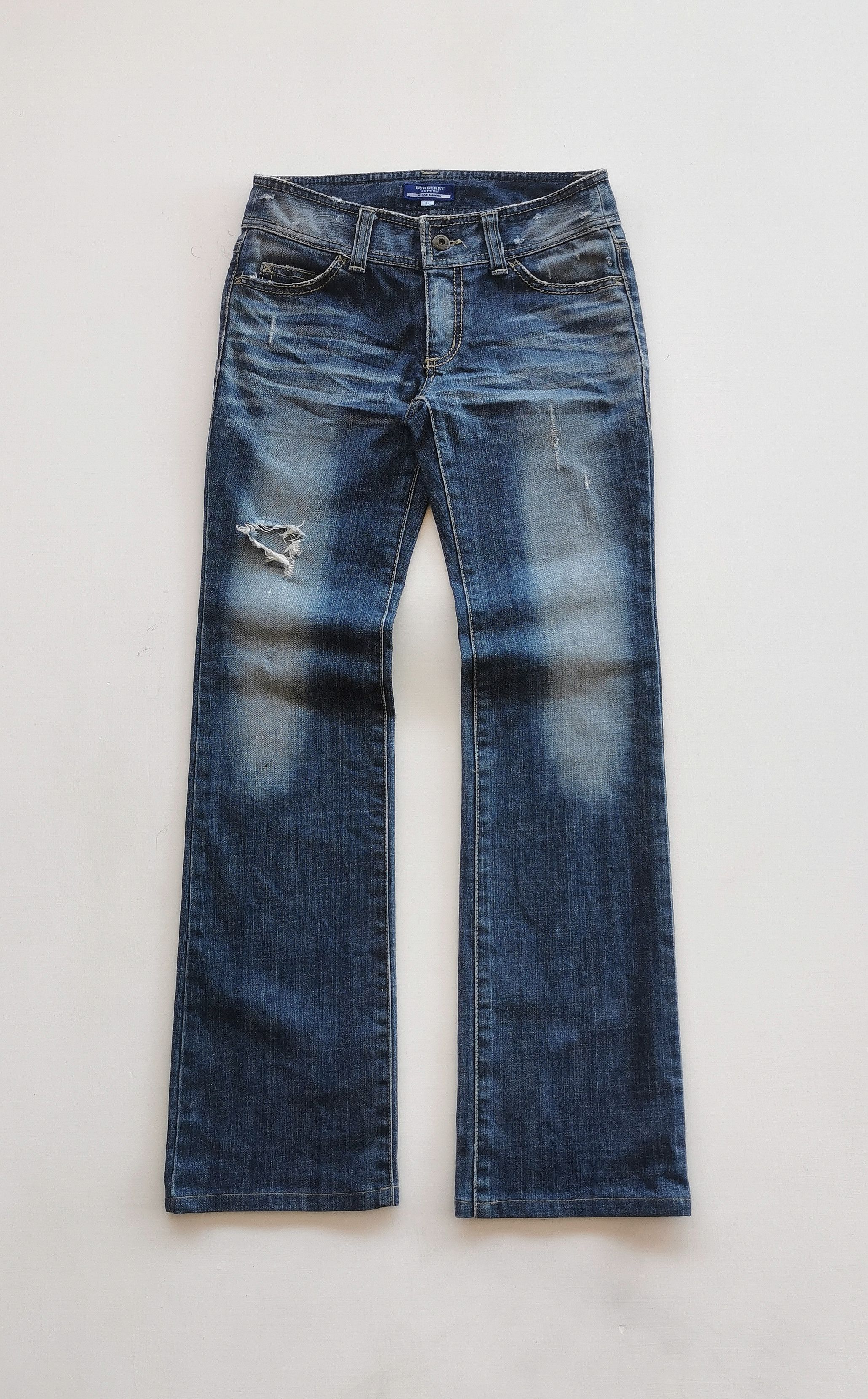 Burberry luxury burberry london blue label flared jeans Size 28" / US 6 / IT 42 - 1 Thumbnail