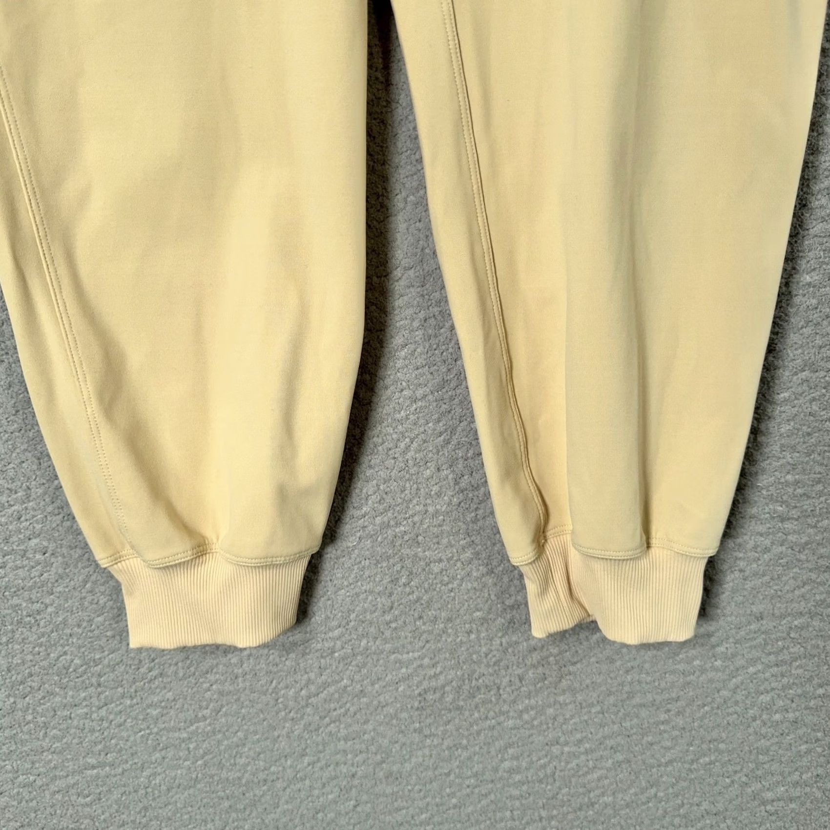 Lululemon Lululemon Keep Moving Jogger Pants Womens 8 Trench Beige High Rise W5DCRS Jogger Pants Women (Womens) Size 30" / US 8 / IT 44 - 6 Thumbnail