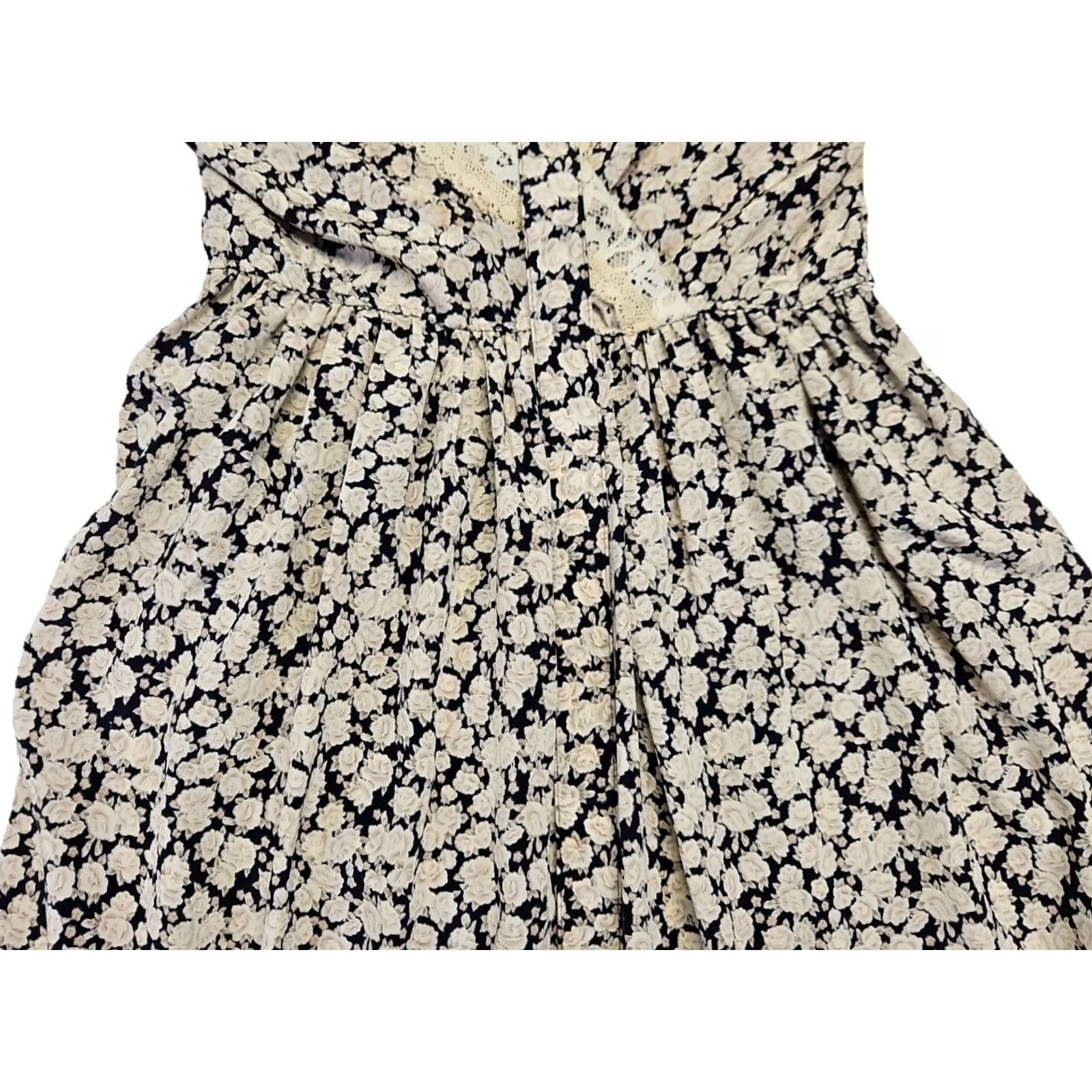 Vintage VINTAGE 90s Flowers Lady Carol Petites Floral Prairie Dress Lace Bib Belted Midi Black XS/S Womens Size S / US 4 / IT 40 - 3 Thumbnail