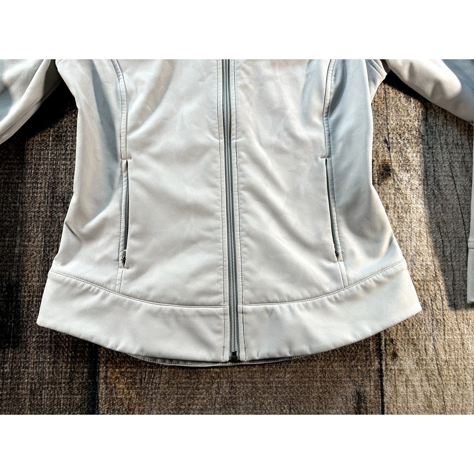 Patagonia Patagonia Women's Demitasse Floral Soft Shell Grey Jacket XS Size XS / US 0-2 / IT 36-38 - 4 Thumbnail