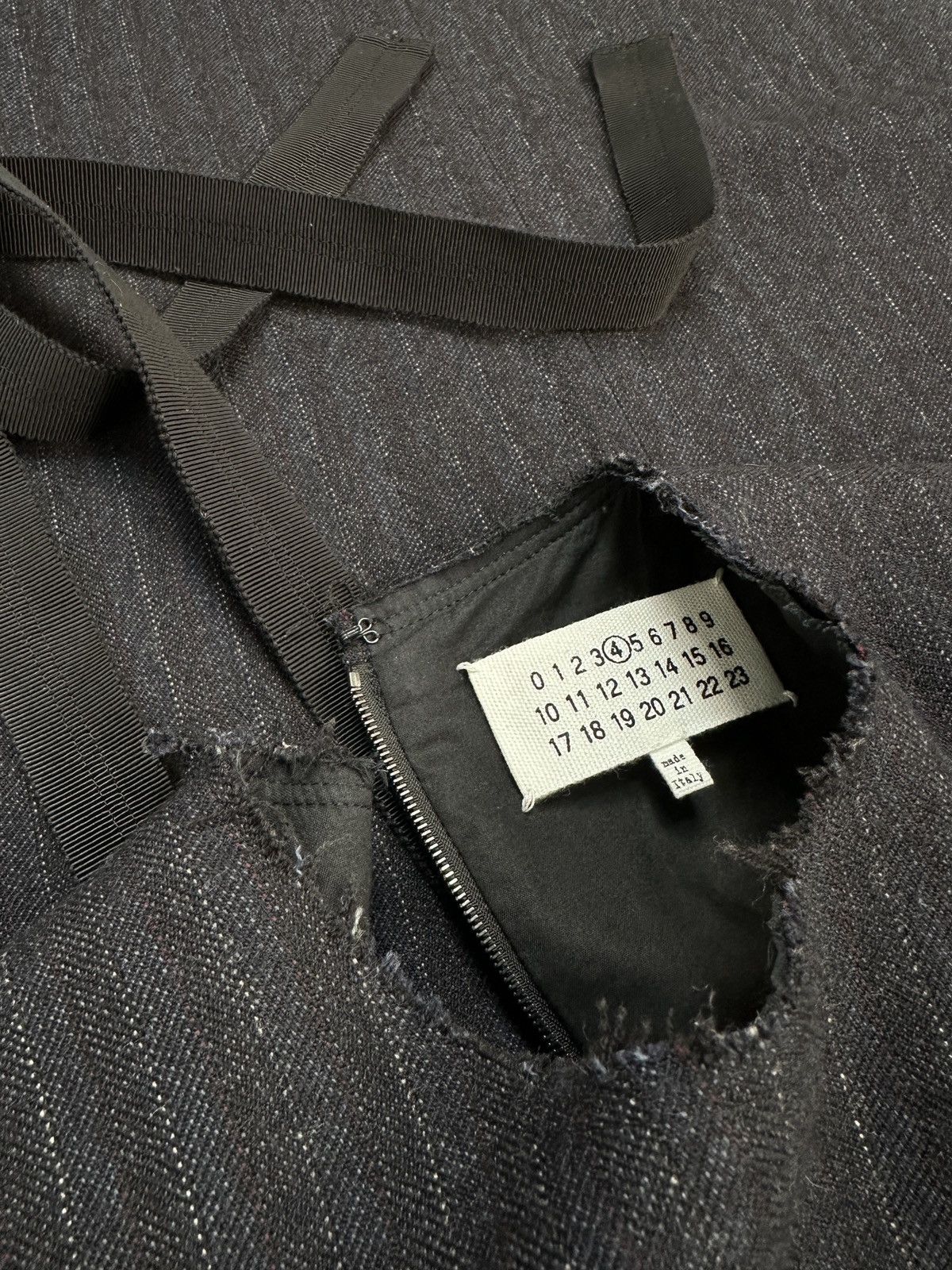 Maison Margiela FW17 Maison Margiela Navy Pinstripe Wool Dress Frayed Detail Size XS / US 0-2 / IT 36-38 - 9 Thumbnail
