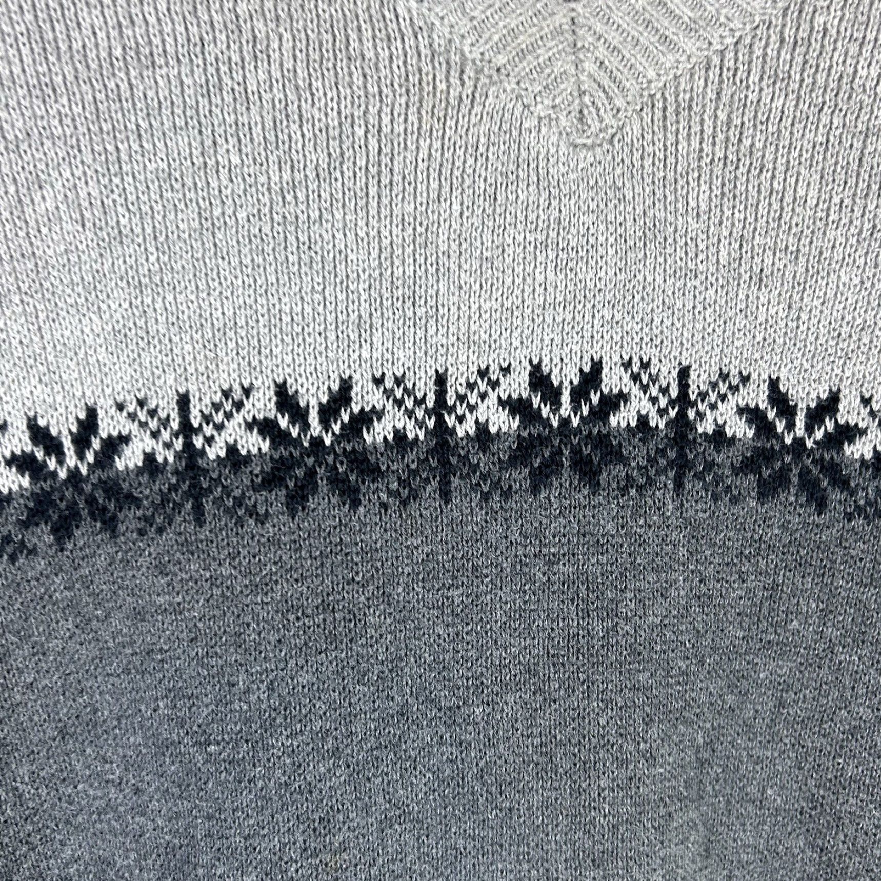 Gap Gap Sweater V-Neck Pullover Long Sleeve Gray Medium Men Regular Knit Cotton Lightweight Breathing Pattern Striped Logo Size US M / EU 48-50 / 2 - 6 Thumbnail