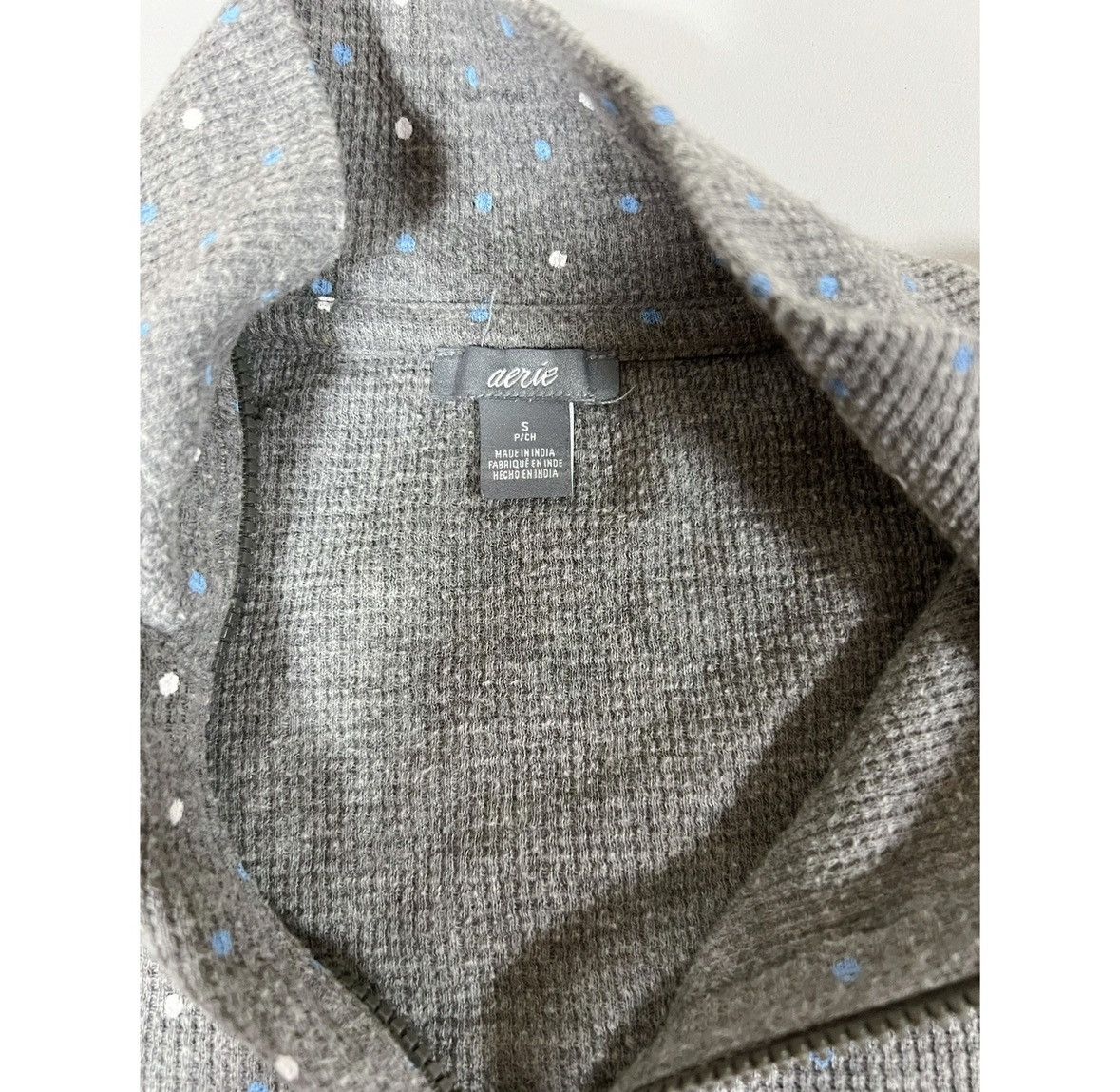 American Eagle Outfitters Aerie Gray Polka Dot Quarter-Zip Long Sleeve Shirt Size S 🩶🩵 Size S / US 4 / IT 40 - 3 Thumbnail