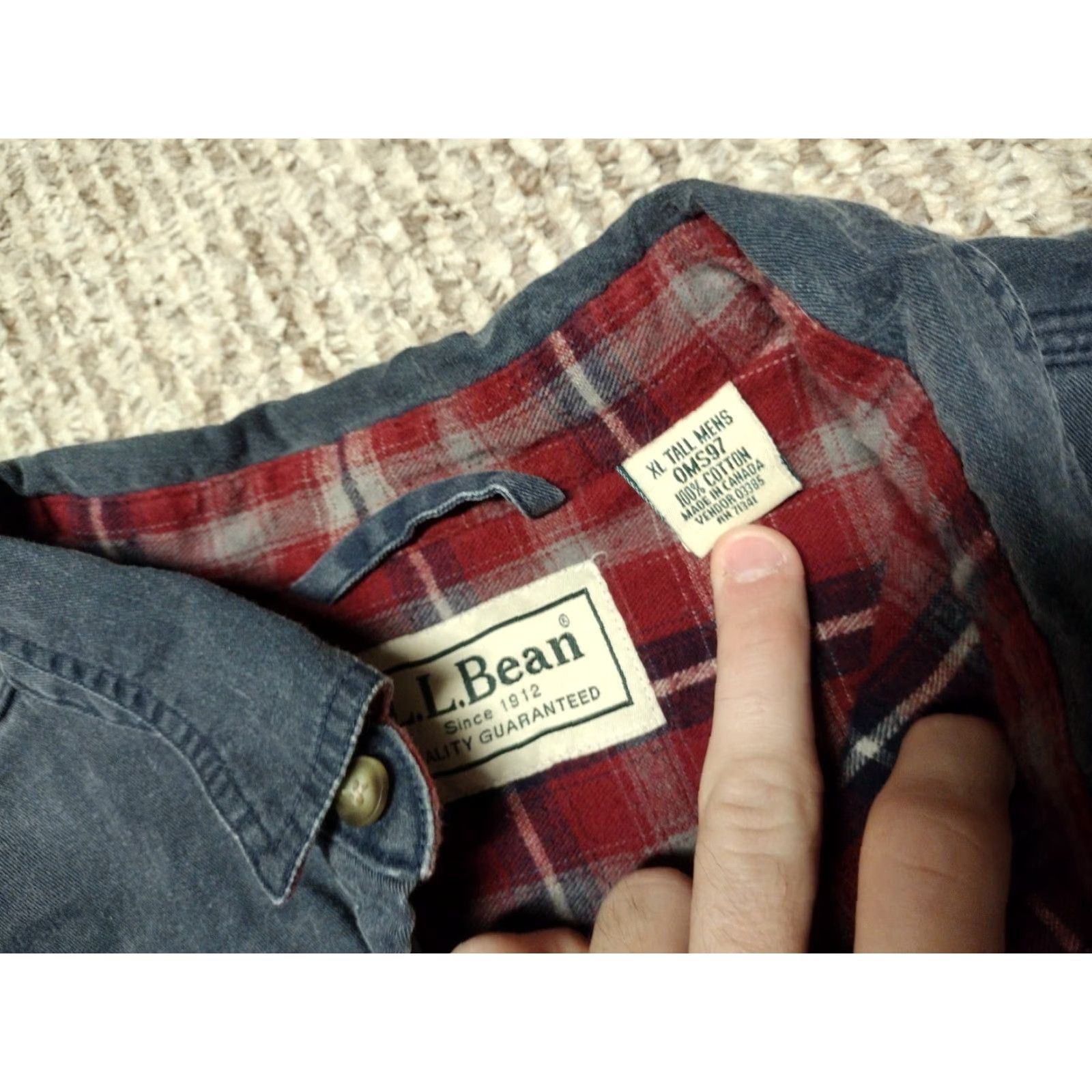 Vintage VINTAGE L.L. Bean Shirt Navy XLT 90s Heavyweight Lined Button-Up Knit Cotton Pockets Men Big & Tall casual Retro Size US XL / EU 56 / 4 - 2 Thumbnail
