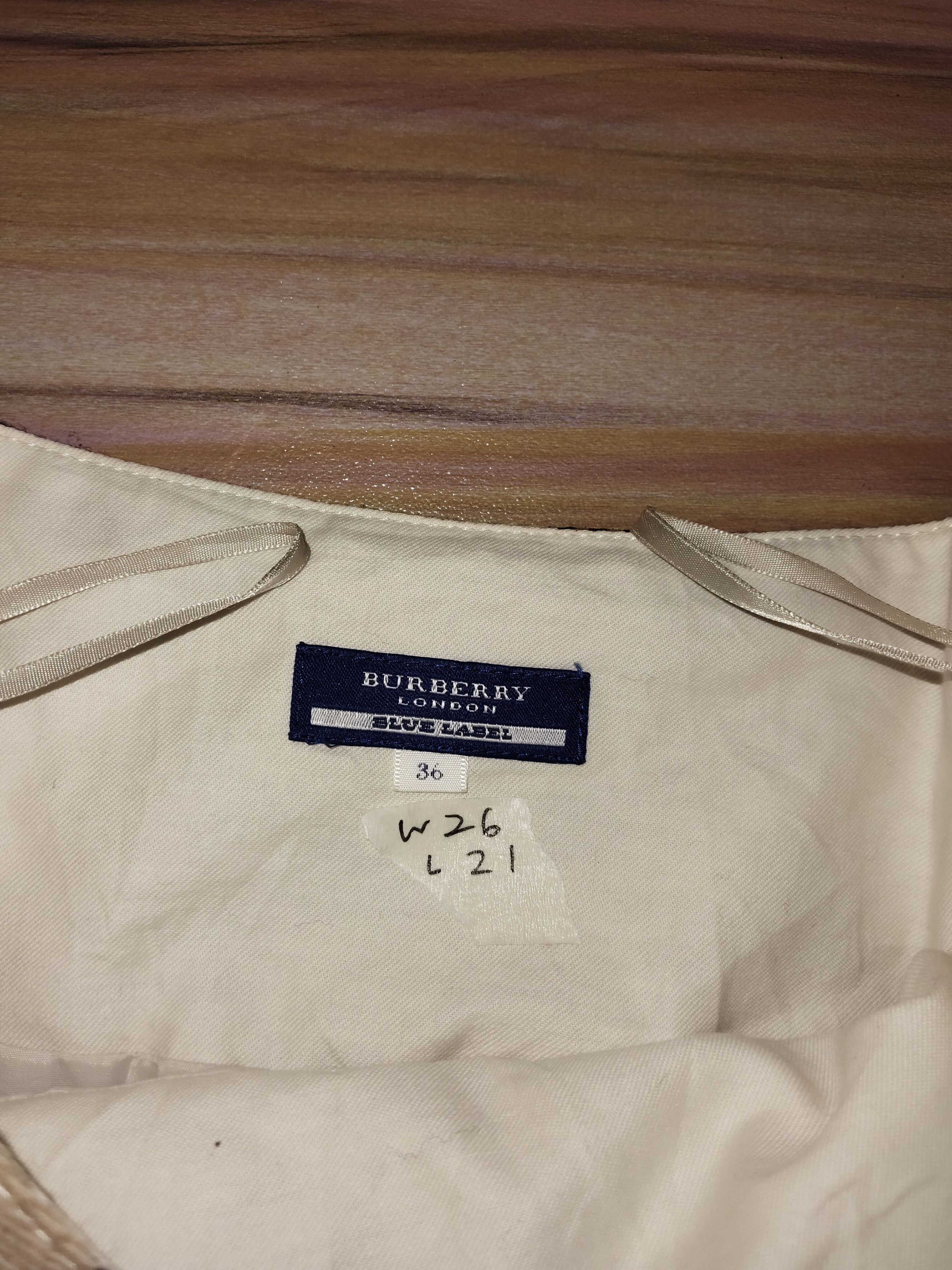 Burberry BURBERRY BLUE LABEL Nova Check Mini Skirt Size 26" / US 2 / IT 38 - 2 Thumbnail