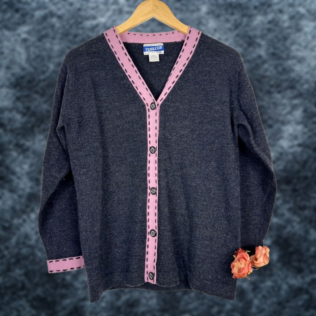 Pendleton VTG Pendleton Cardigan Wool Gray Pink Trim S Womens V-Neck Long Sleeve Button Down Sweater 100% Virgin Wool SS Size S / US 4 / IT 40 - 1 Thumbnail