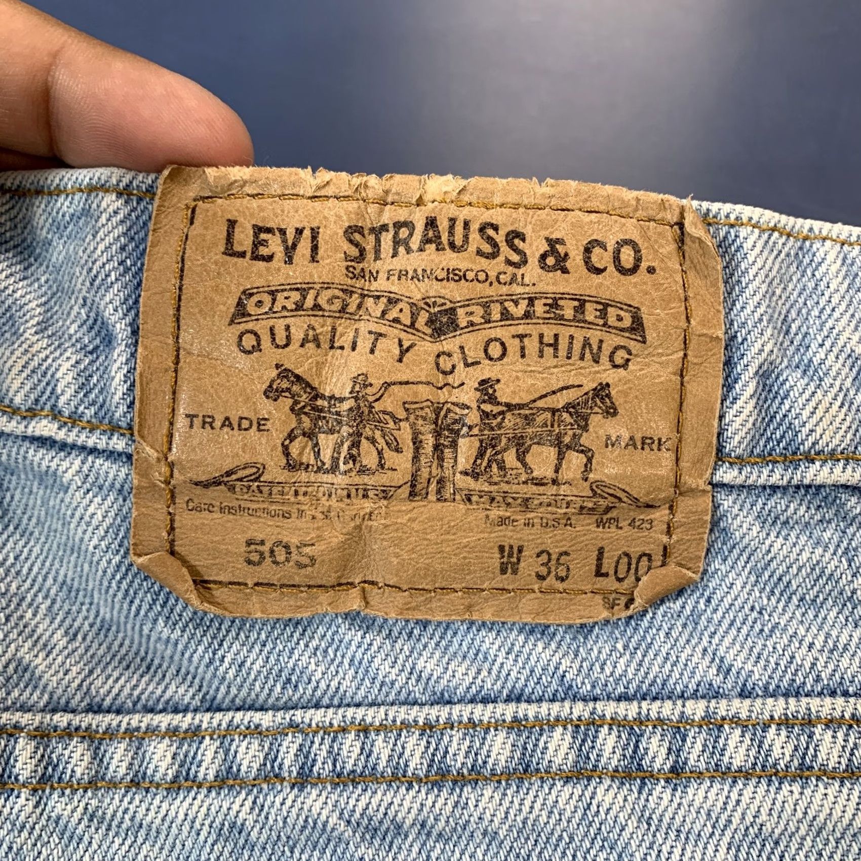 Levi's VINTAGE Levi's Denim Shorts Mens 34x9 Light Wash 90s Orange Tab 5-Pocket Dictionary Size US 34 / EU 50 - 4 Thumbnail