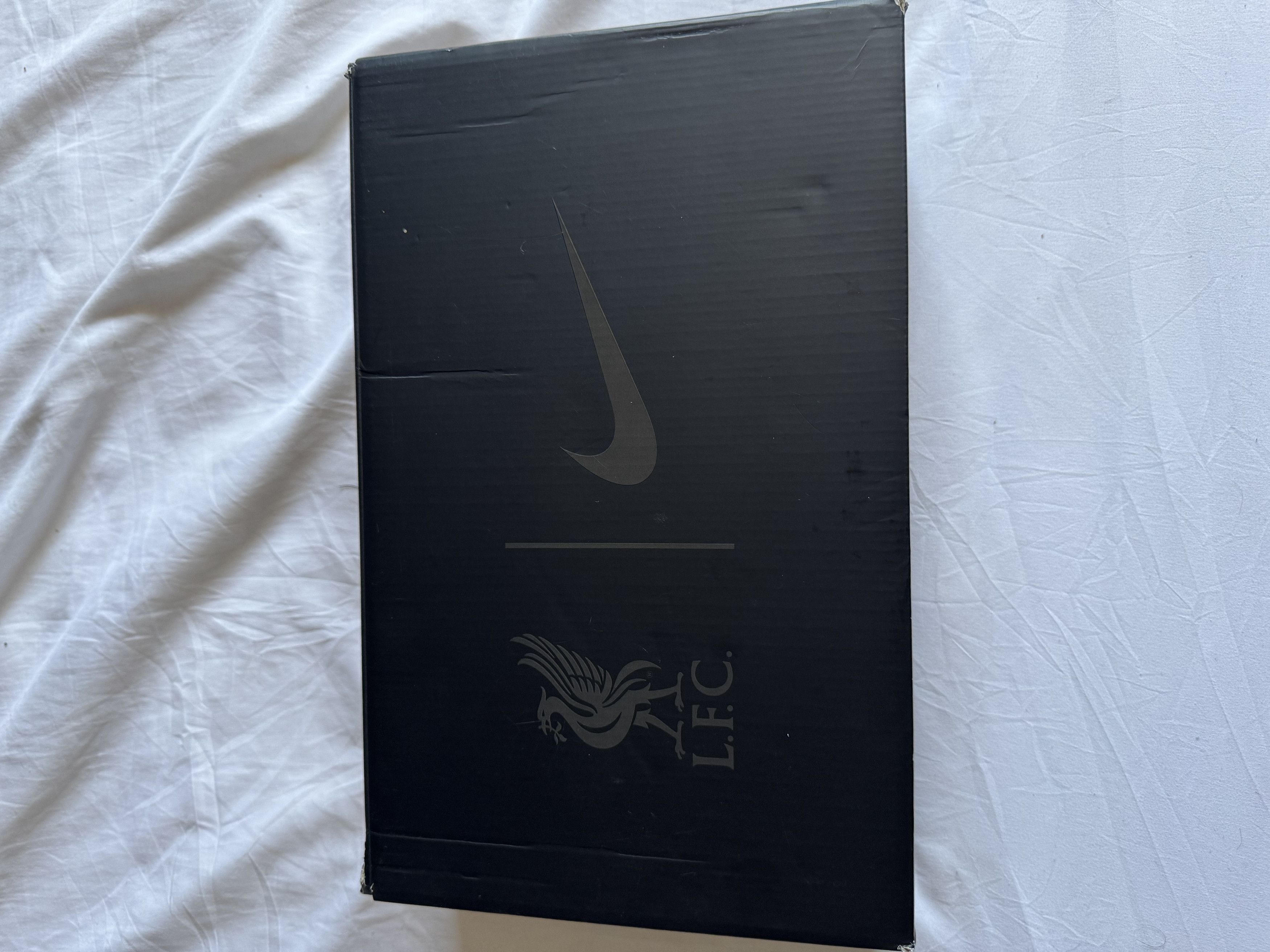 Nike Nike X Liverpool Hurache Size US 12.5 / EU 45-46 - 3 Thumbnail