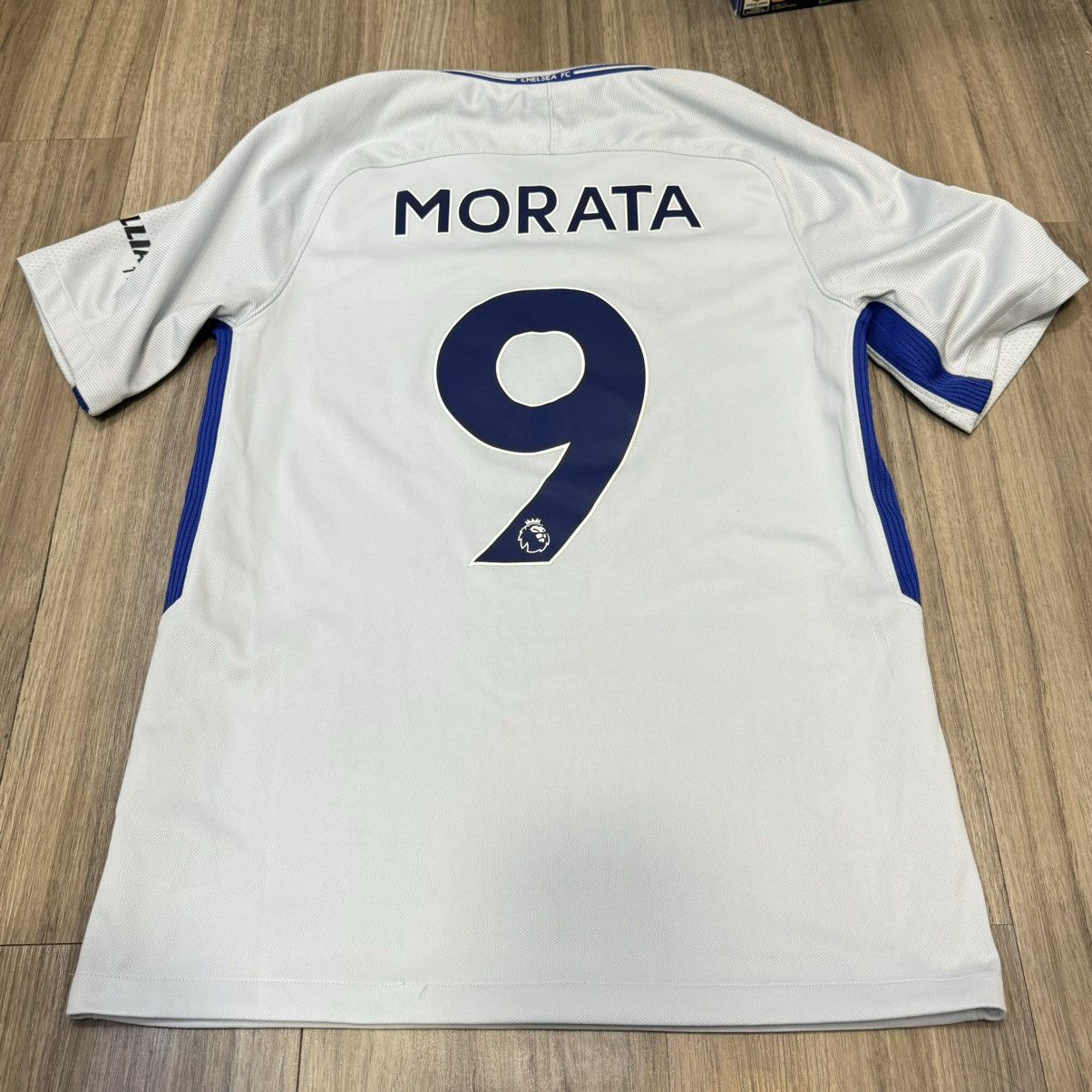 Nike Chelsea 17/18 away shirt #9 Morata Size US S / EU 44-46 / 1 - 2 Thumbnail