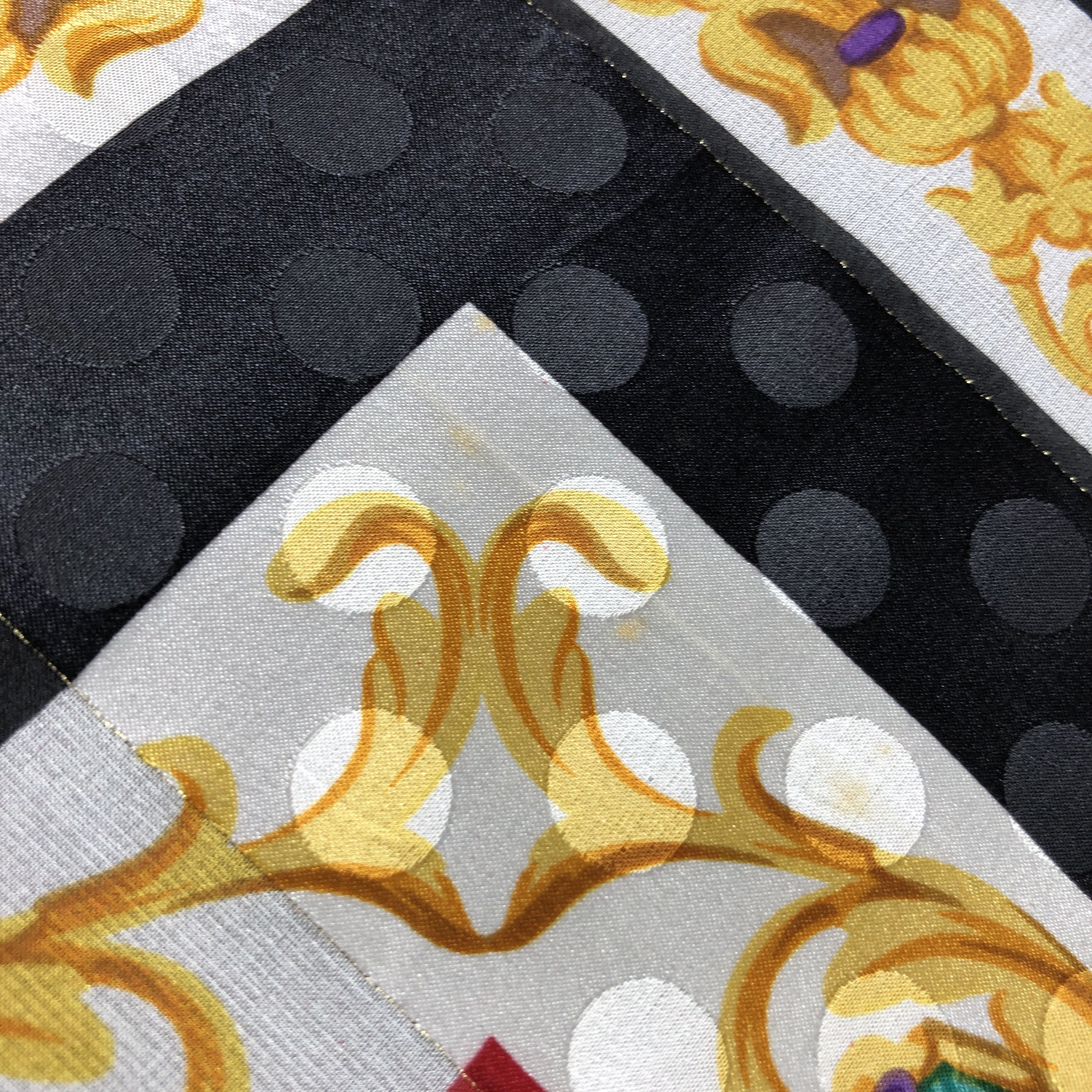 Vintage Valentino Garavani Luxury Silk Scarf M1240 Size ONE SIZE - 10 Thumbnail