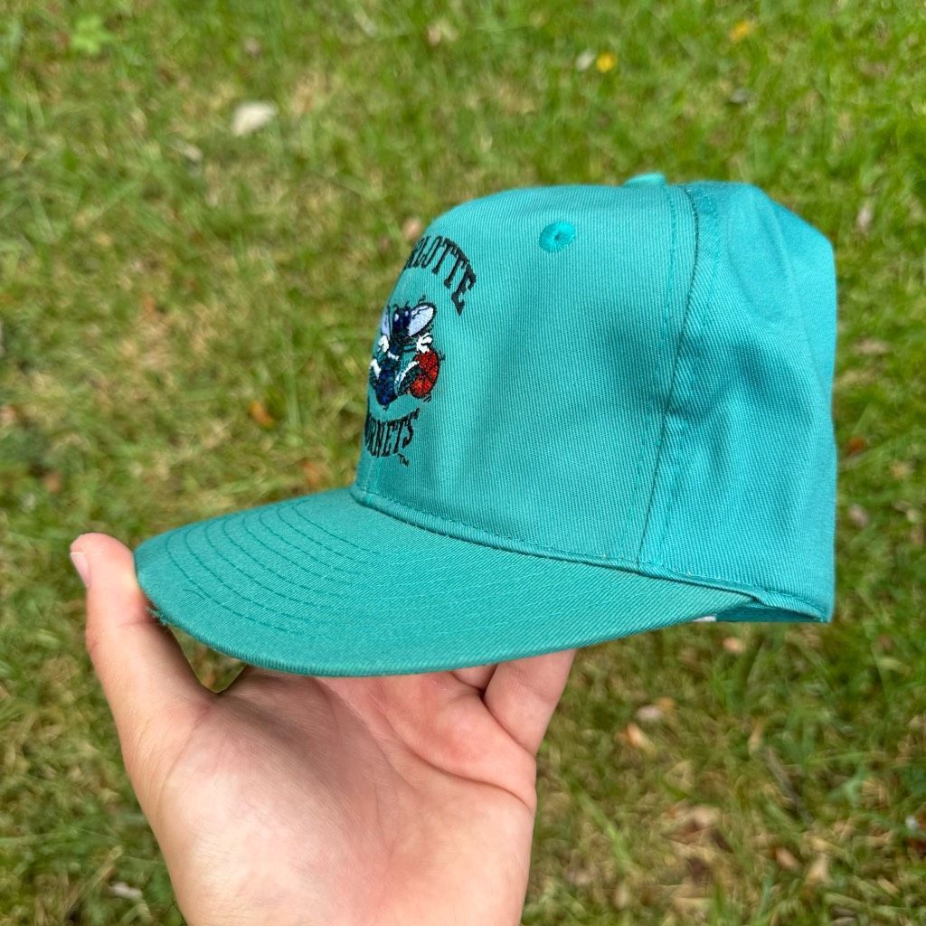 Sports Specialties Vintage 90s Starter Charlotte Hornets Logo NBA Basketball Sn Size ONE SIZE - 2 Thumbnail