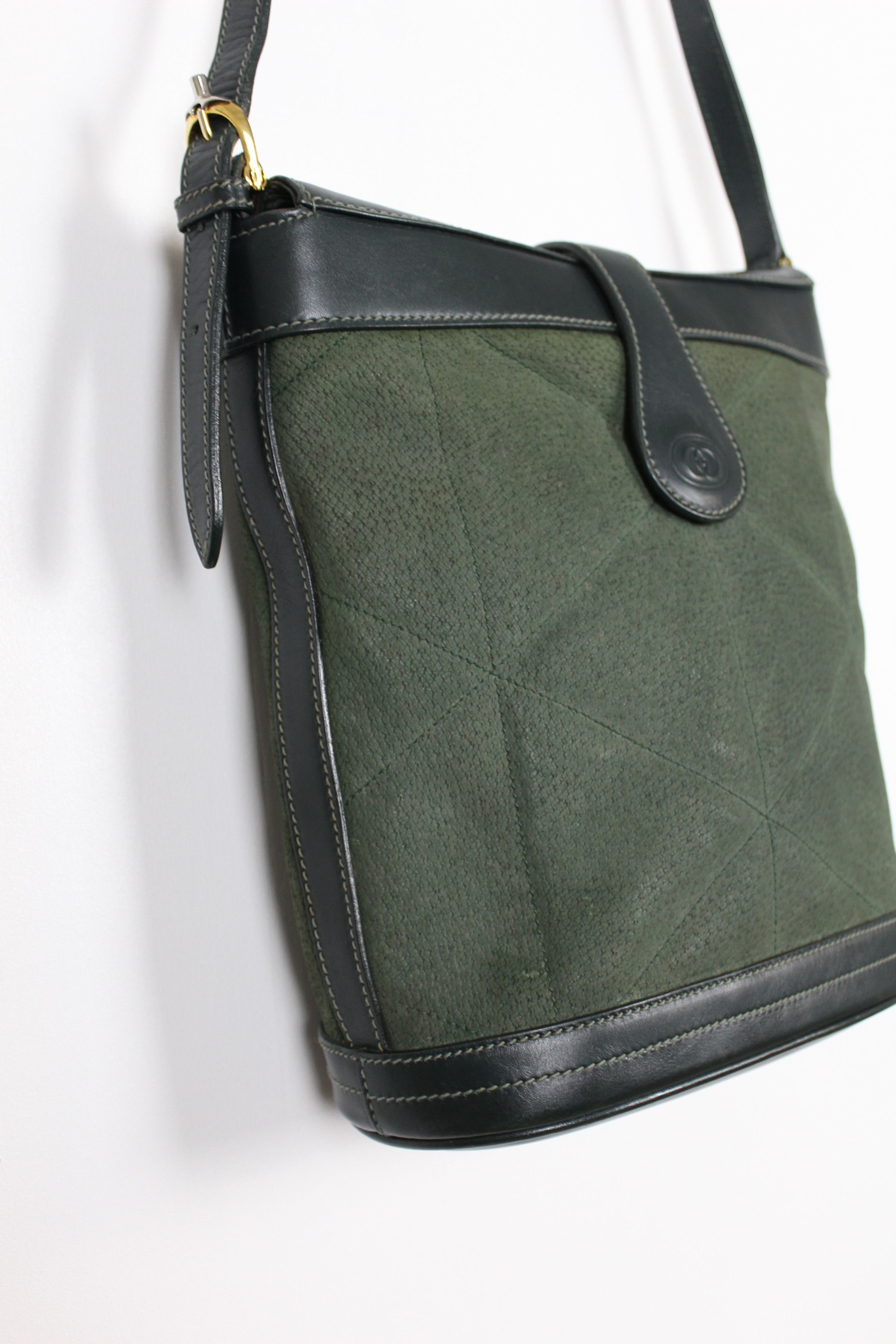Gucci Gucci Green Suede Leather Bucket Crossbody Bag Gold Hardware Size ONE SIZE - 2 Thumbnail