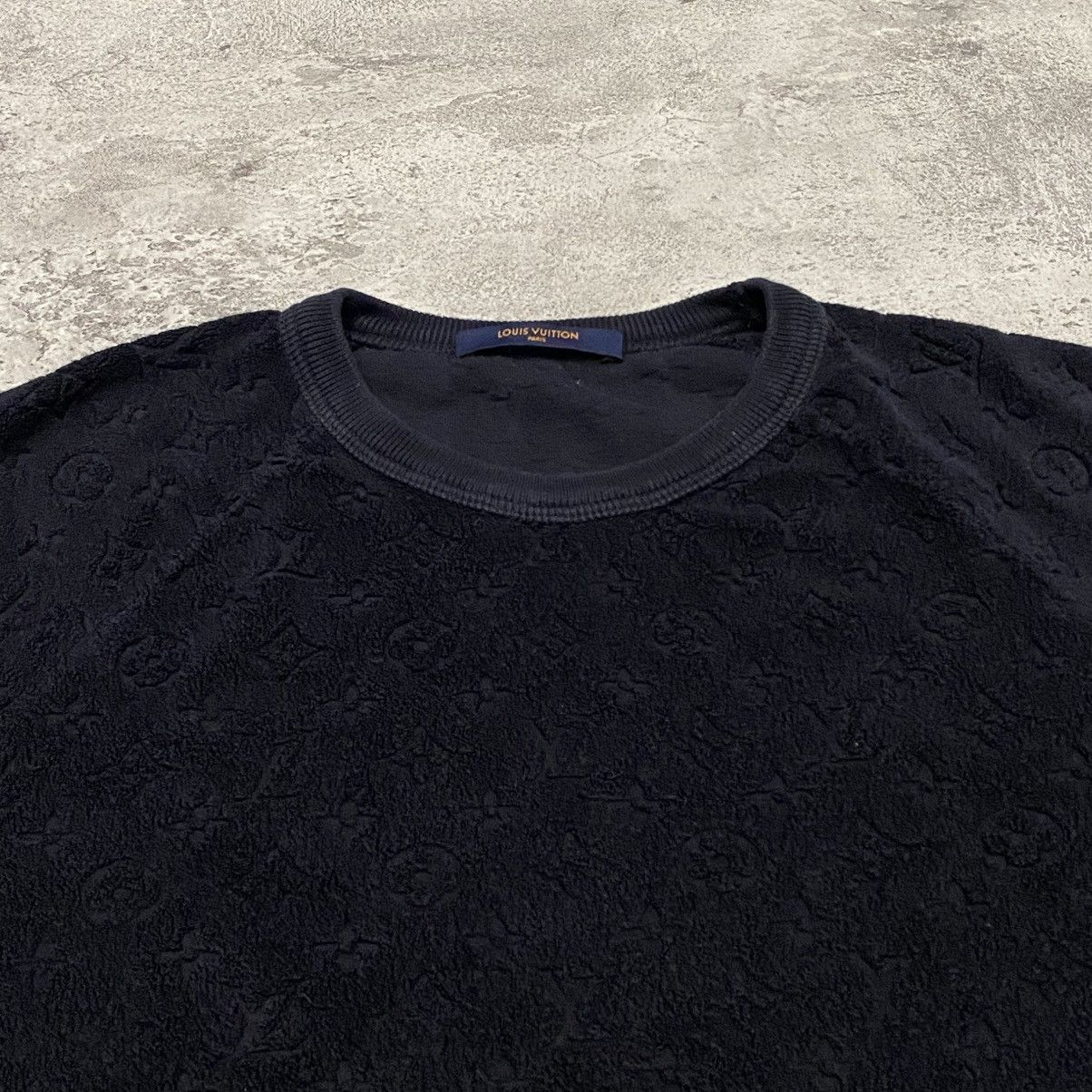 Louis Vuitton Louis Vuitton Monogram Black Towel Tshirt Size US XL / EU 56 / 4 - 4 Thumbnail