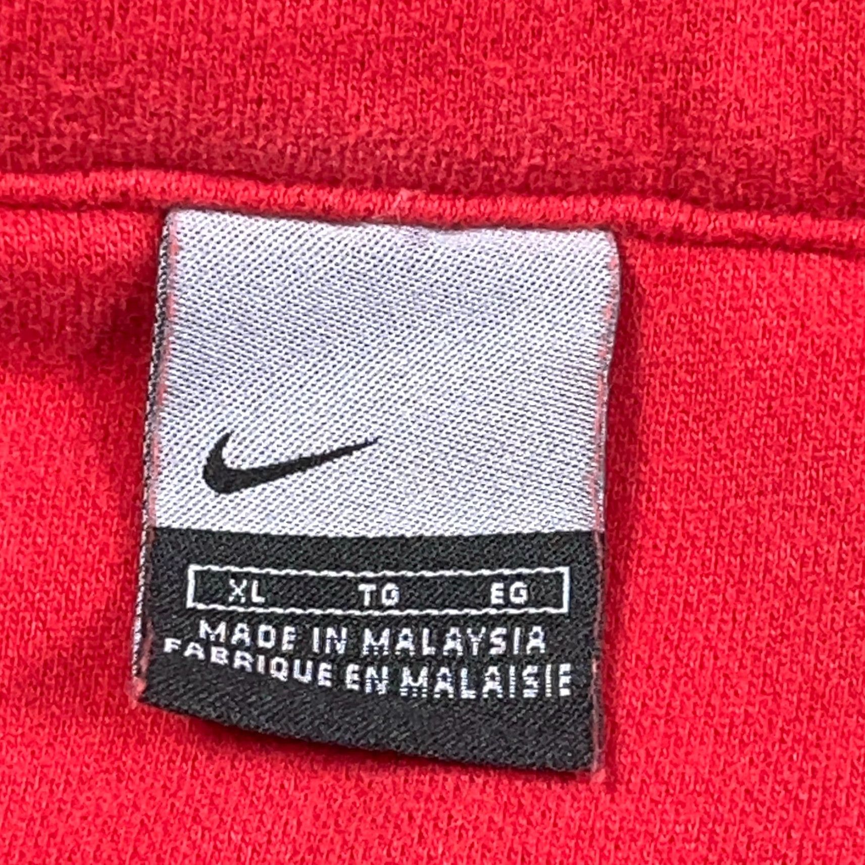 Nike VINTAGE Nike Sweatshirt Men XL Red 1/4 Zip Pullover Mock Neck Sportswear Logo Sweatshirt 2000s Mens Size US XL / EU 56 / 4 - 3 Thumbnail