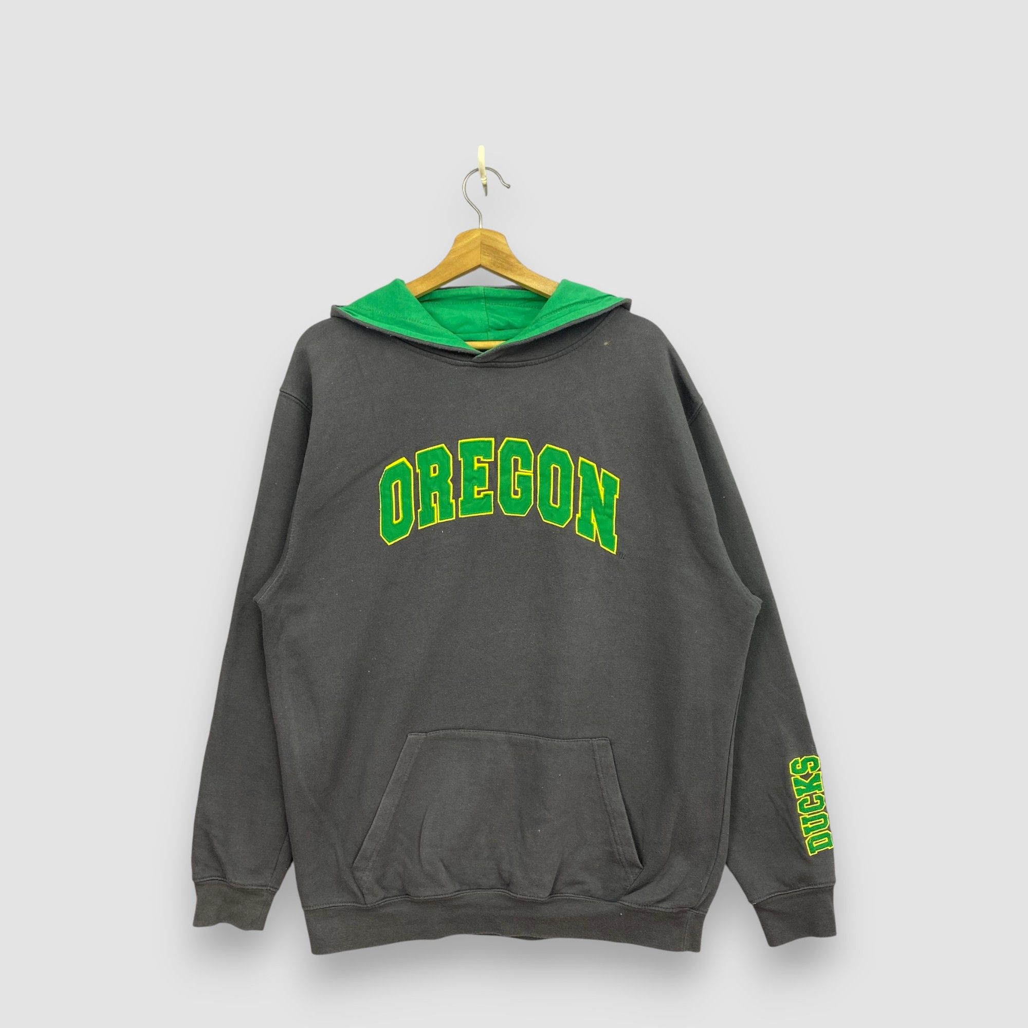 NCAA Vintage Oregon Ducks Football Sweater NCAA Green Pullover Size US XL / EU 56 / 4 - 1 Thumbnail